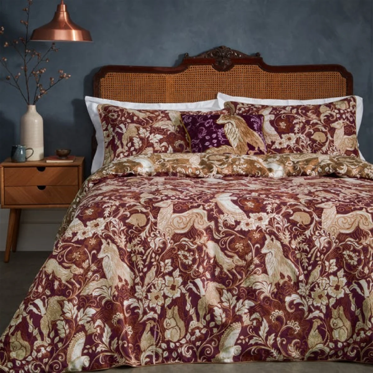 Paoletti Harewood Ruby 100% Cotton Duvet Cover & Pillowcase Set Red/White – image 1
