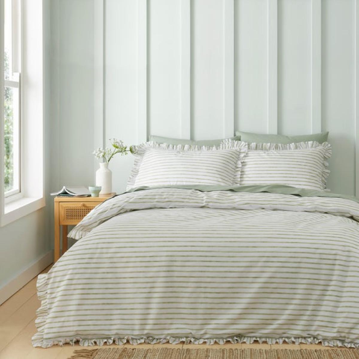 Laylah Frilled Stripe Duvet Cover & Pillowcase Set – image 3