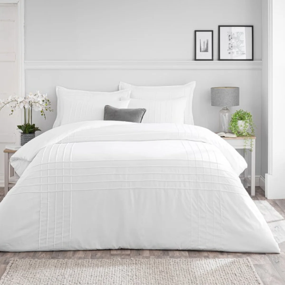 Jessa Pintuck White Duvet Cover & Pillowcase Set White – image 1