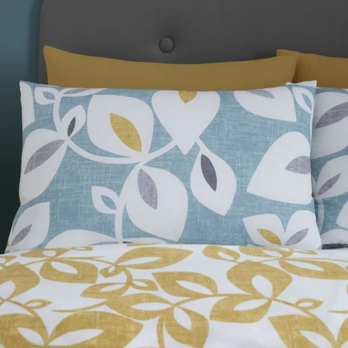 Catherine Lansfield Inga Leaf Teal Reversible Duvet Cover & Pillowcase Set Teal (Blue) – image 2