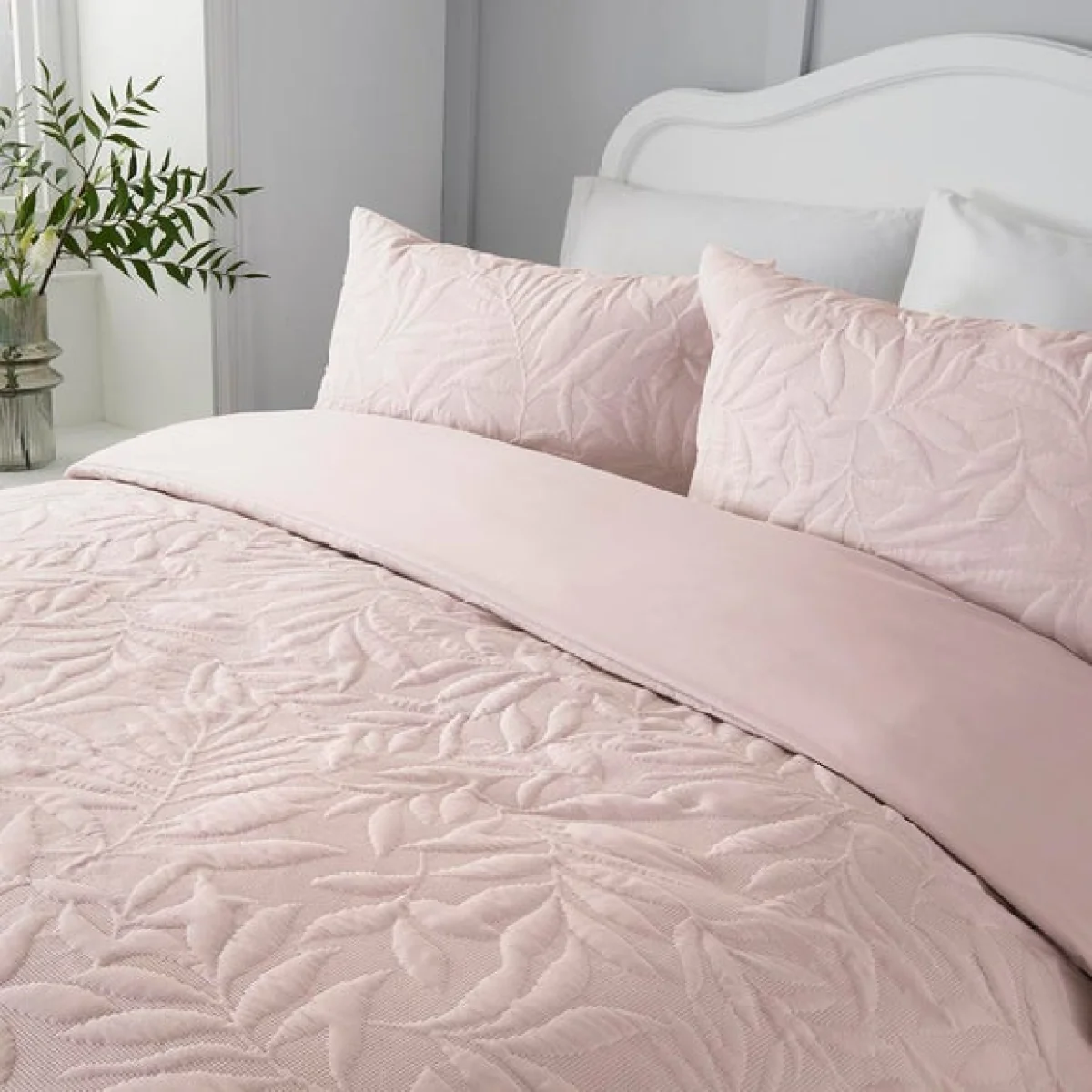Luana 3D Floral Duvet Cover and Pillowcase Set Blush Pink Blush (Pink) – image 3