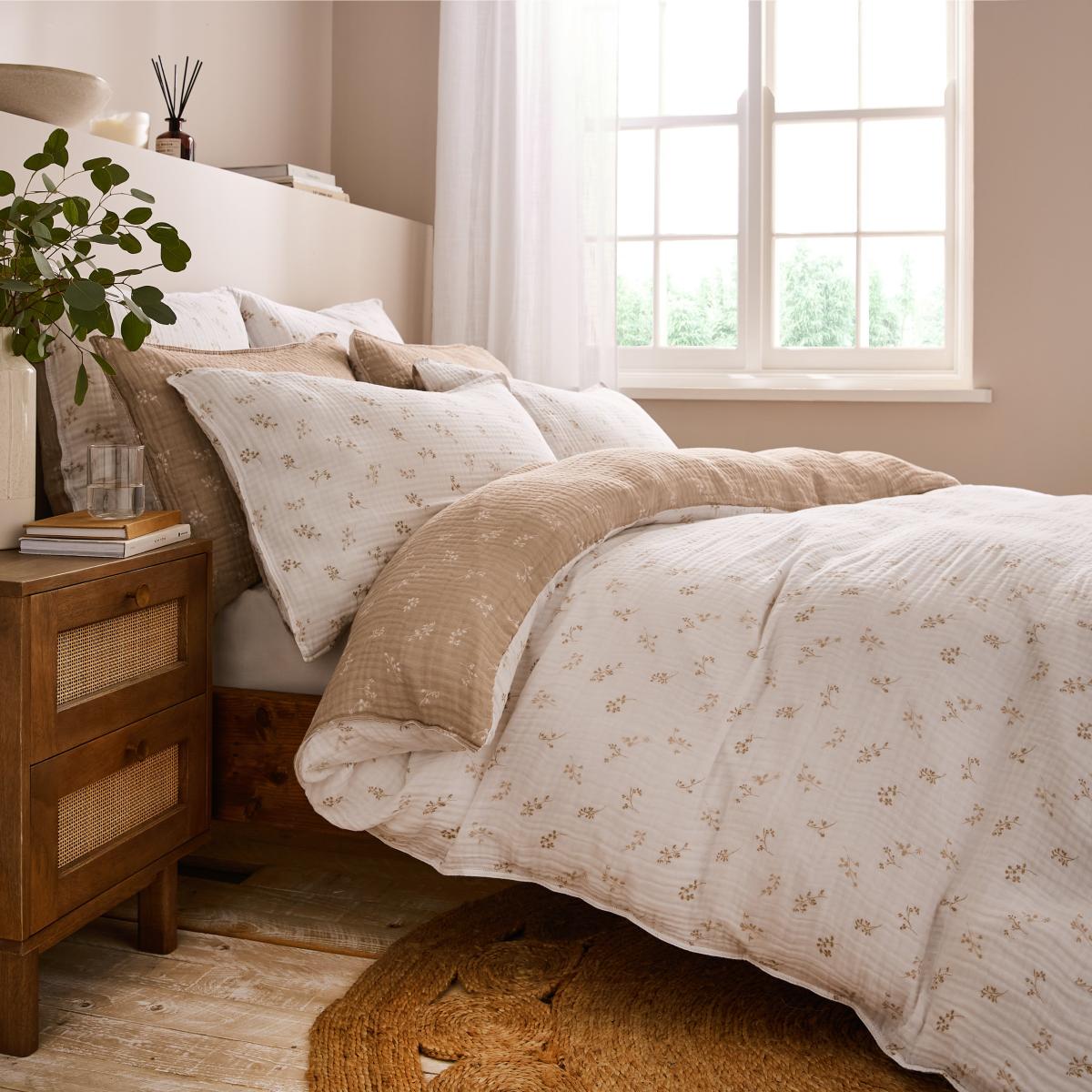 Cotton Muslin Sprig Floral Duvet Cover & Pillowcase Set – image 6