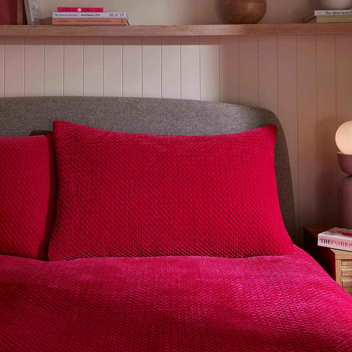 Oakley Pinsonic Duvet Cover and Pillowcase Set Blush – image 2