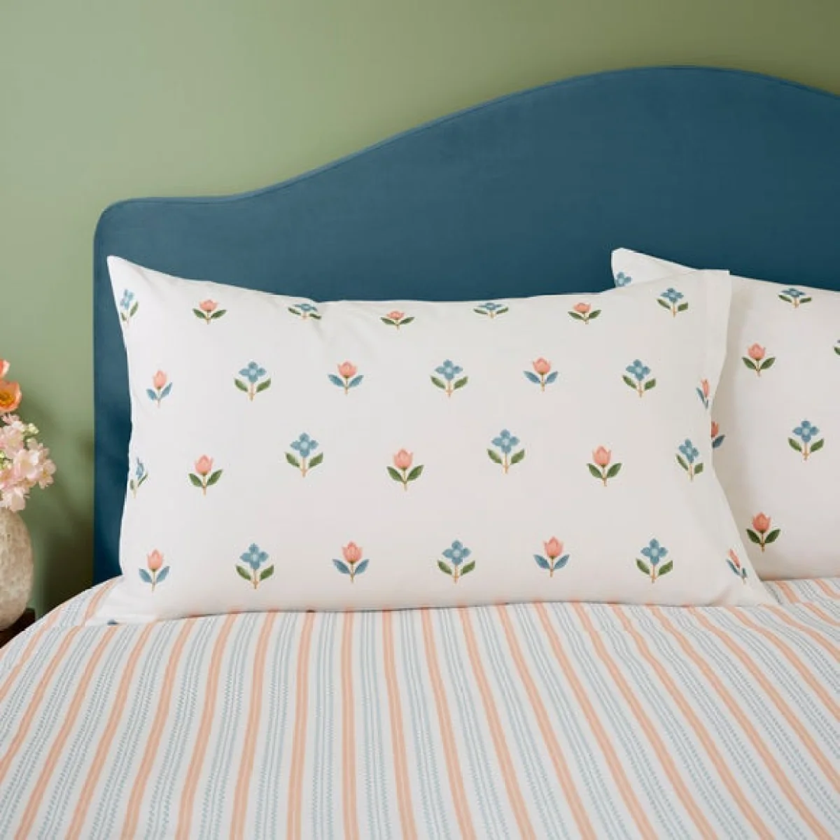 Ember Floral Polycotton Duvet Cover & Pillowcase Set – image 6