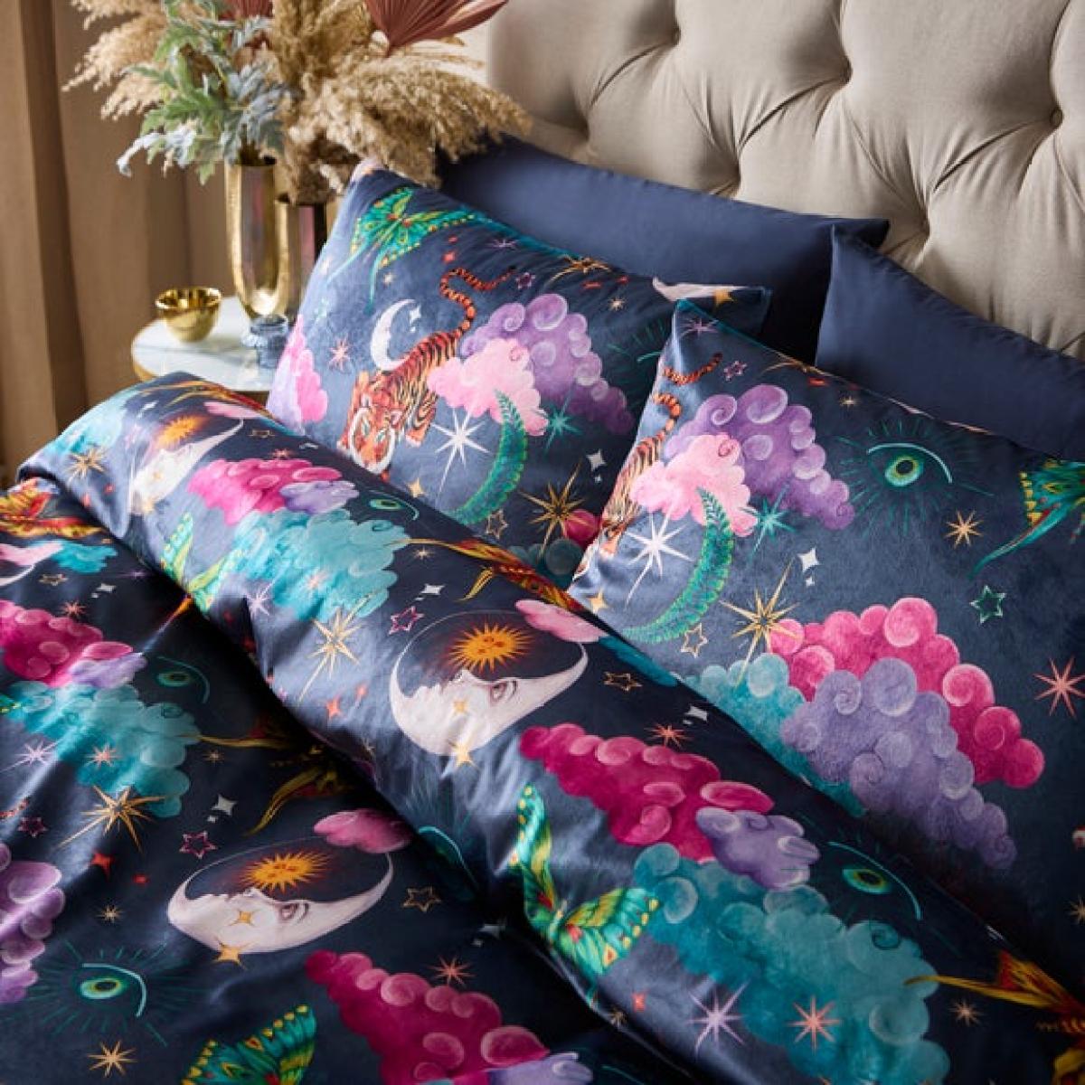 Mystic Mirror Printed Velour Duvet Cover & Pillowcase Set – image 2