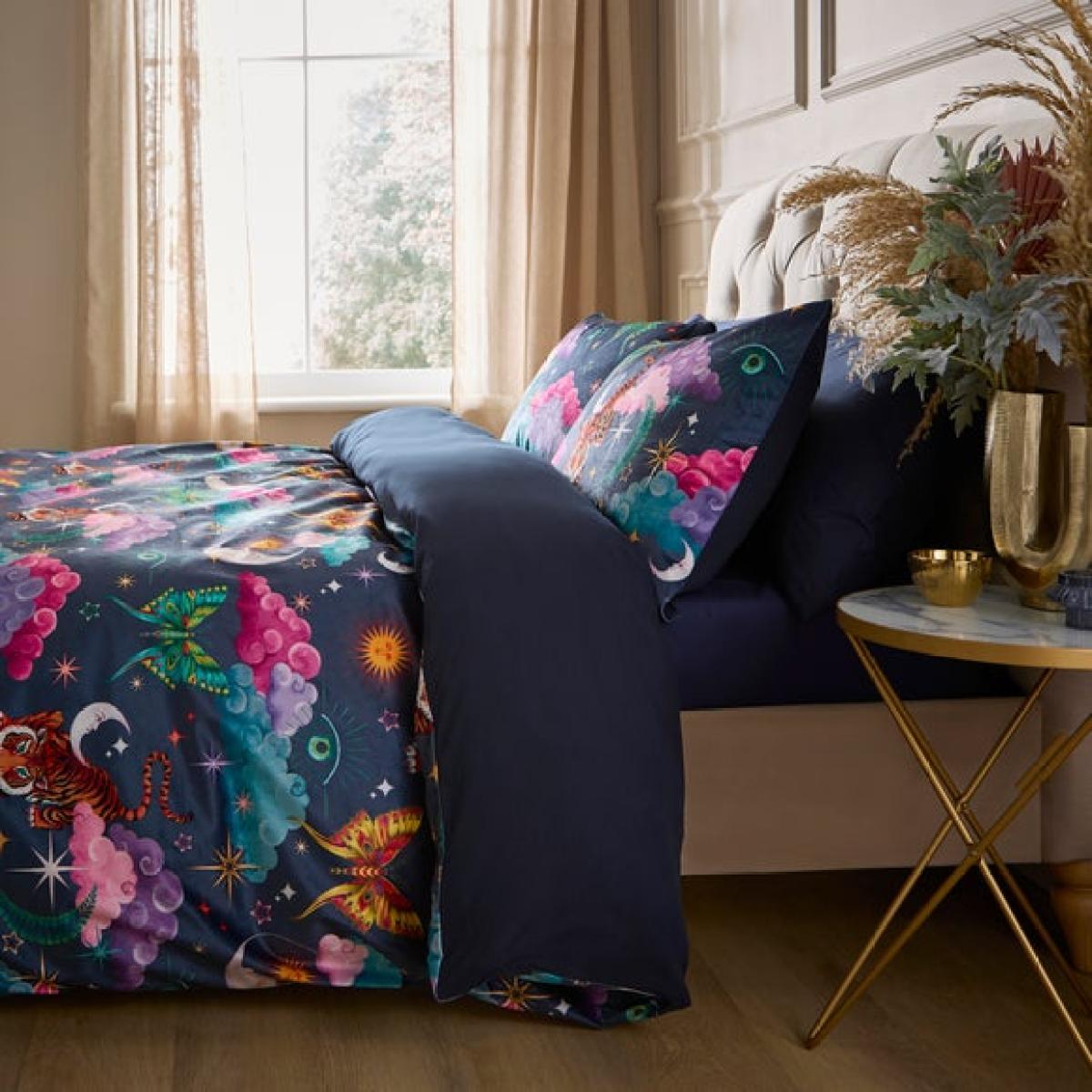 Mystic Mirror Printed Velour Duvet Cover & Pillowcase Set – image 3