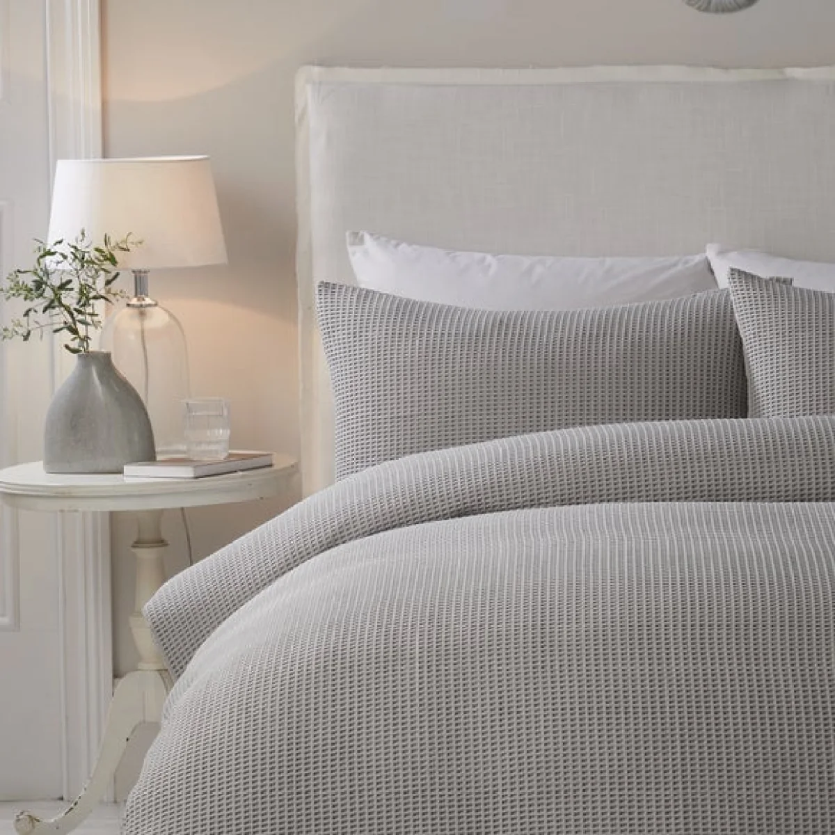 Serene Lindly Duvet Cover and Pillowcase Set Silver – image 2