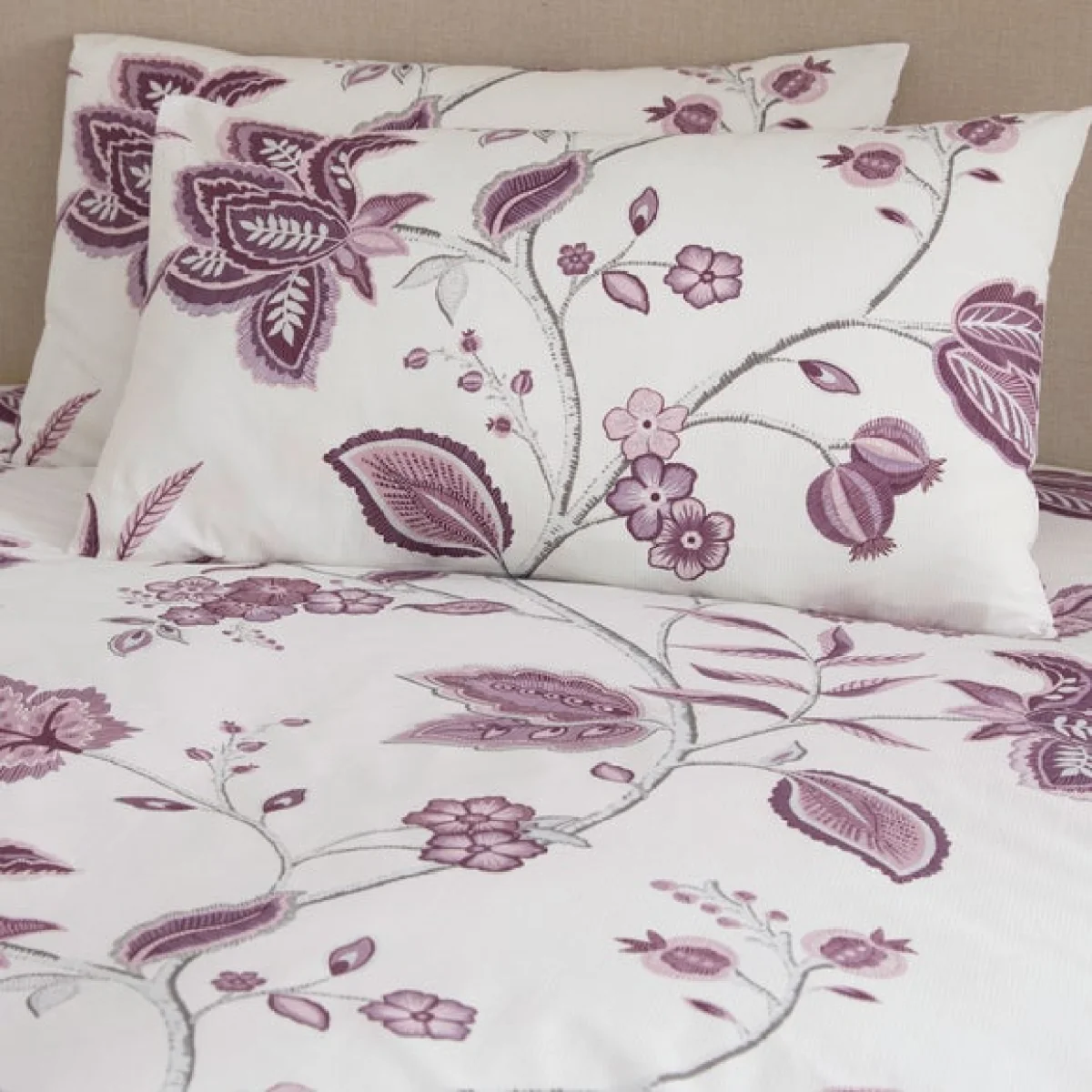 Dreams and Drapes Samira Reversible Duvet Cover and Pillowcase Set Plum Purple – image 2
