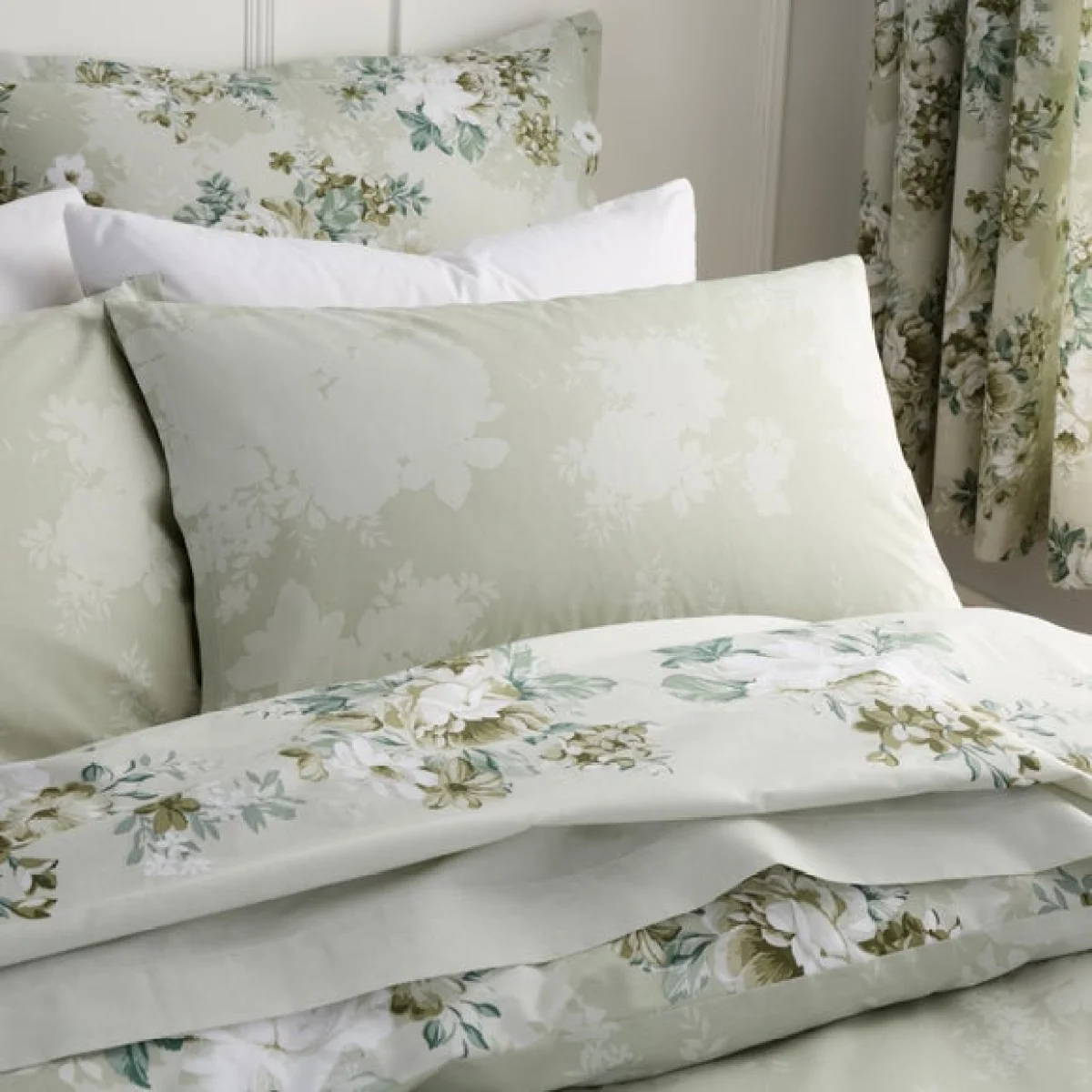 Darla Floral Sage Duvet Cover and Pillowcase Set Sage (Green) – image 3