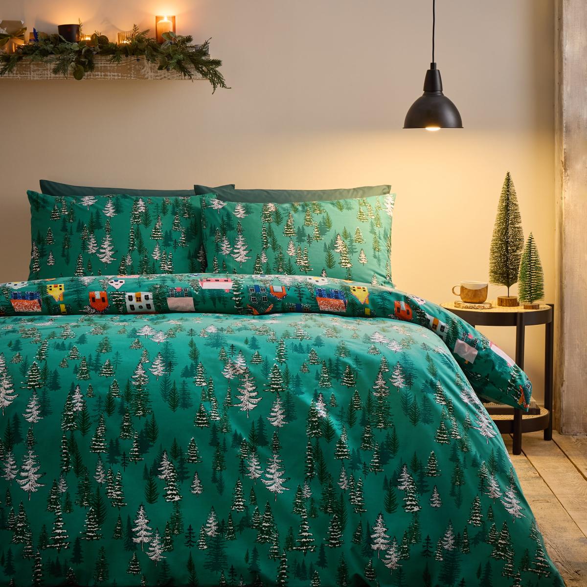 Catherine Lansfield Festive Forest Reversible Duvet Cover and Pillowcase Set Green – image 3