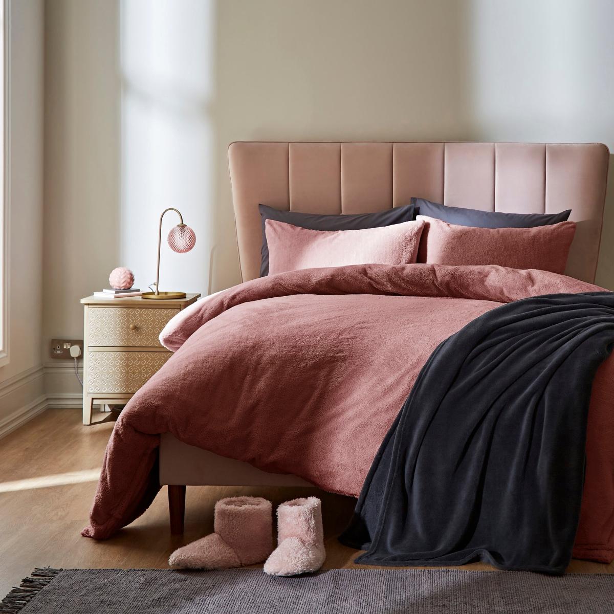 Dunelm Teddy Bear Red Duvet Cover & Pillowcase Set, Size: Super Kingsize Teddy Red – image 2