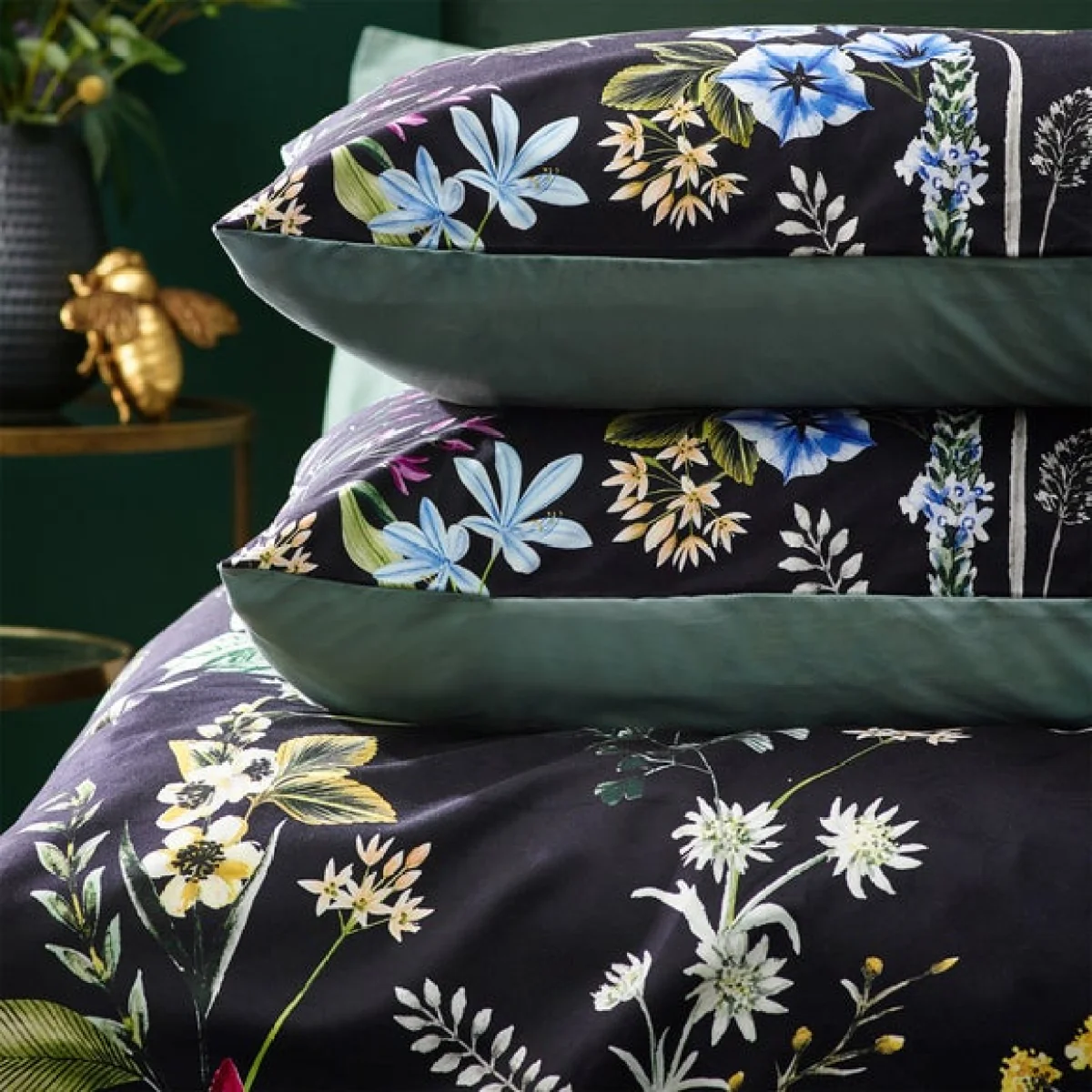 Wylder Midnight Bee Velvet Duvet Cover & Pillowcase Set, Black Black/Green/Yellow – image 4