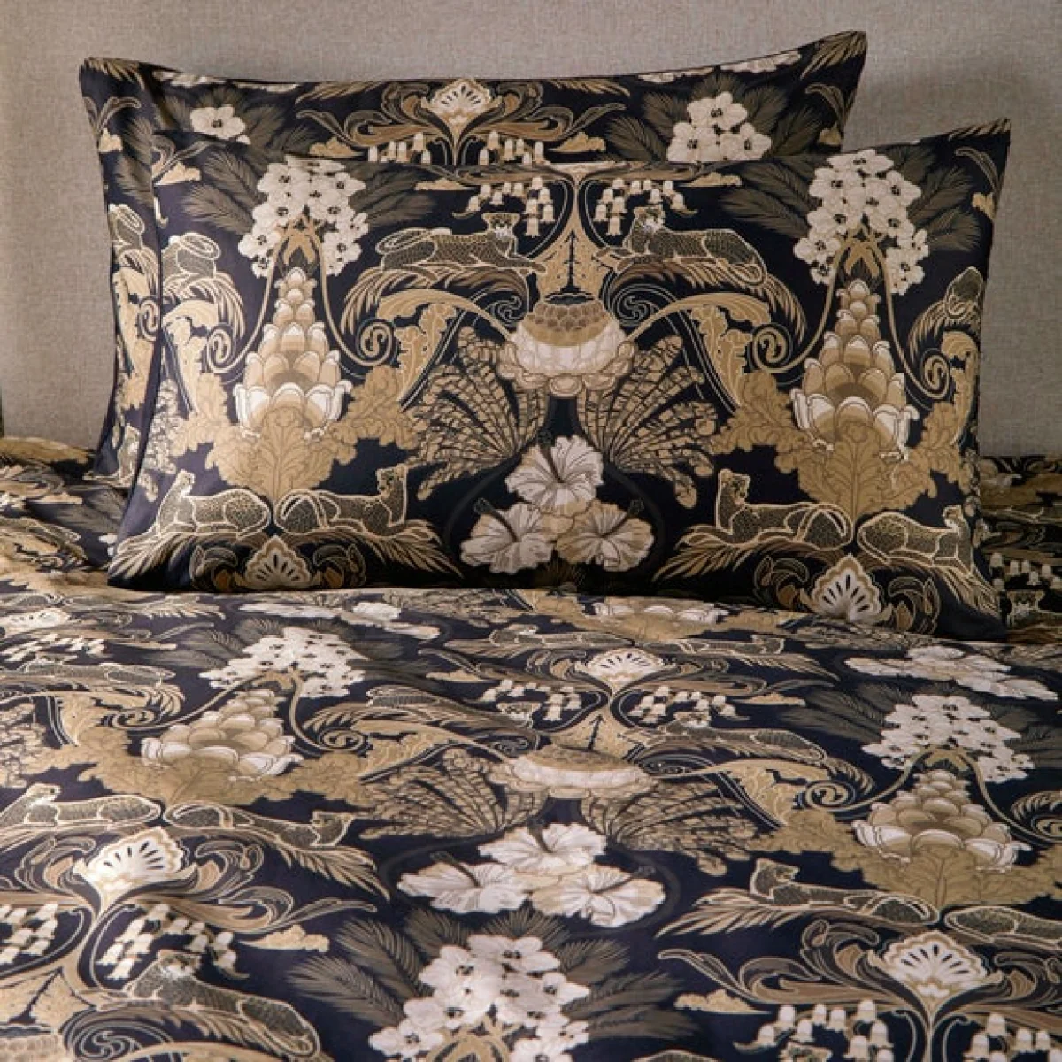 Suburban Jungle Duvet Cover and Pillowcase Set Black Black – image 3