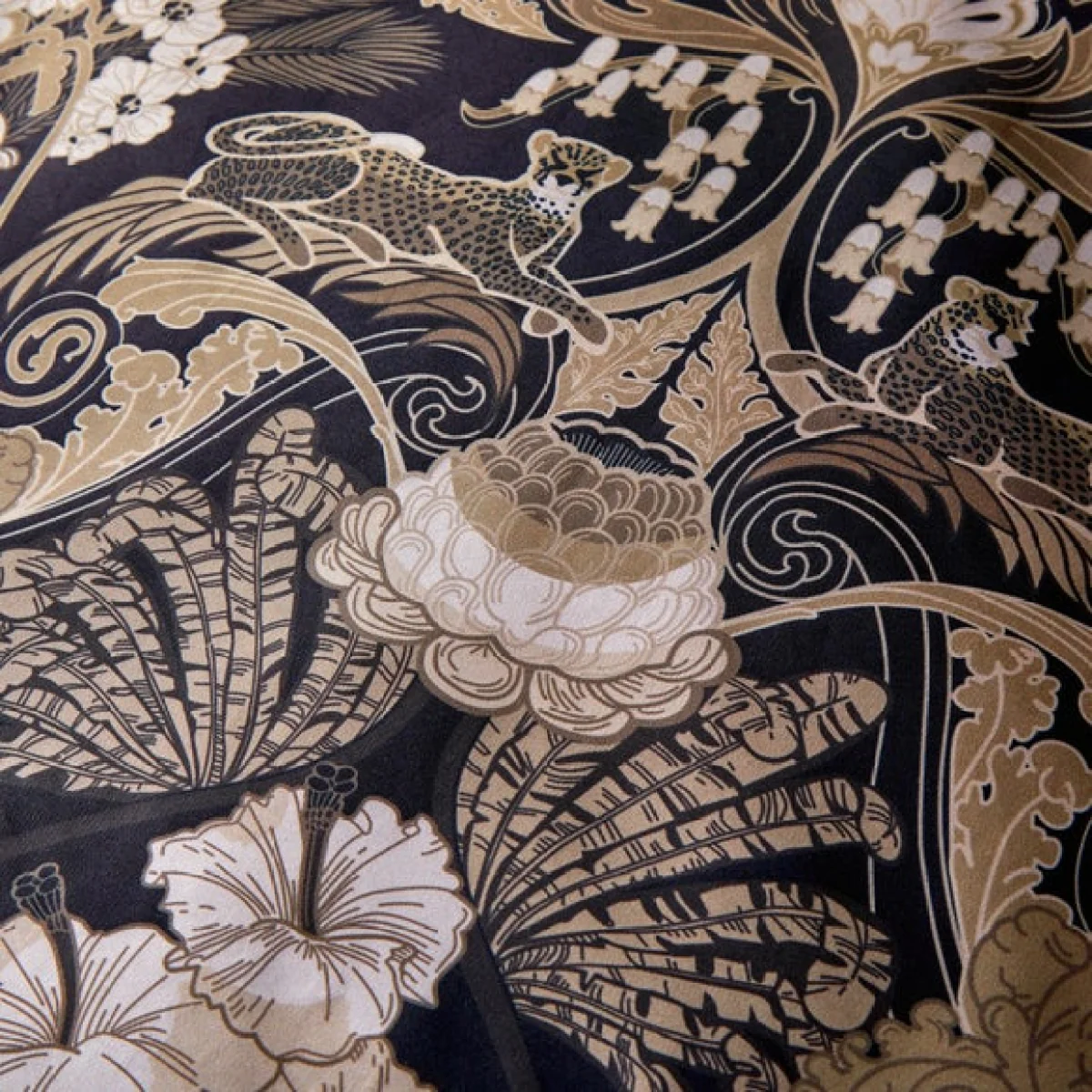 Suburban Jungle Duvet Cover and Pillowcase Set Black Black – image 4