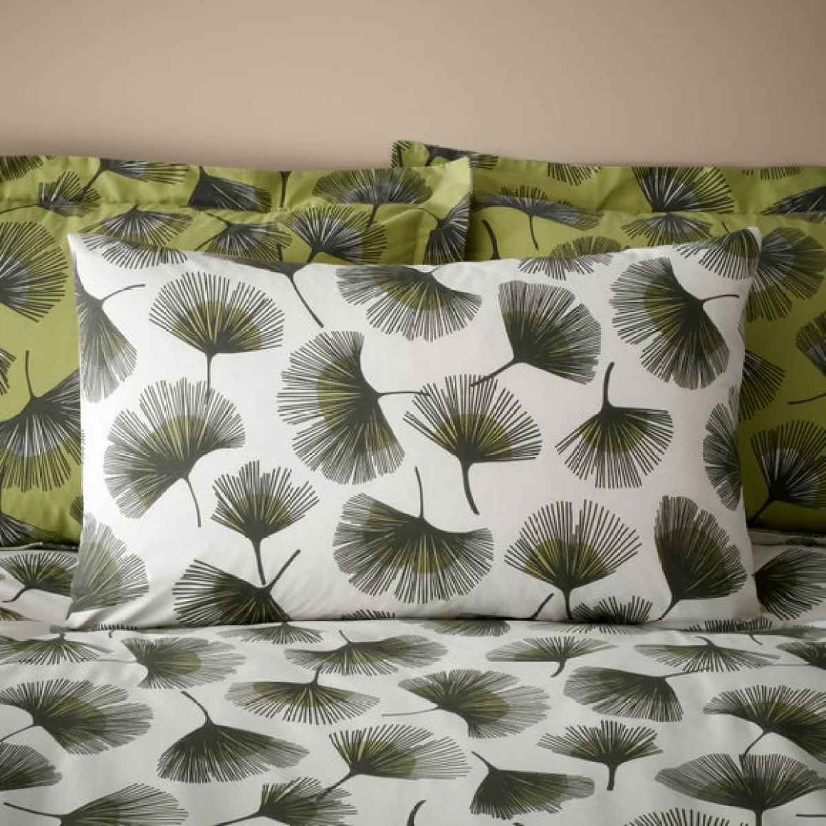 Modern Ginko Fern Duvet Cover and Pillowcase Set Fern (Green) – image 3