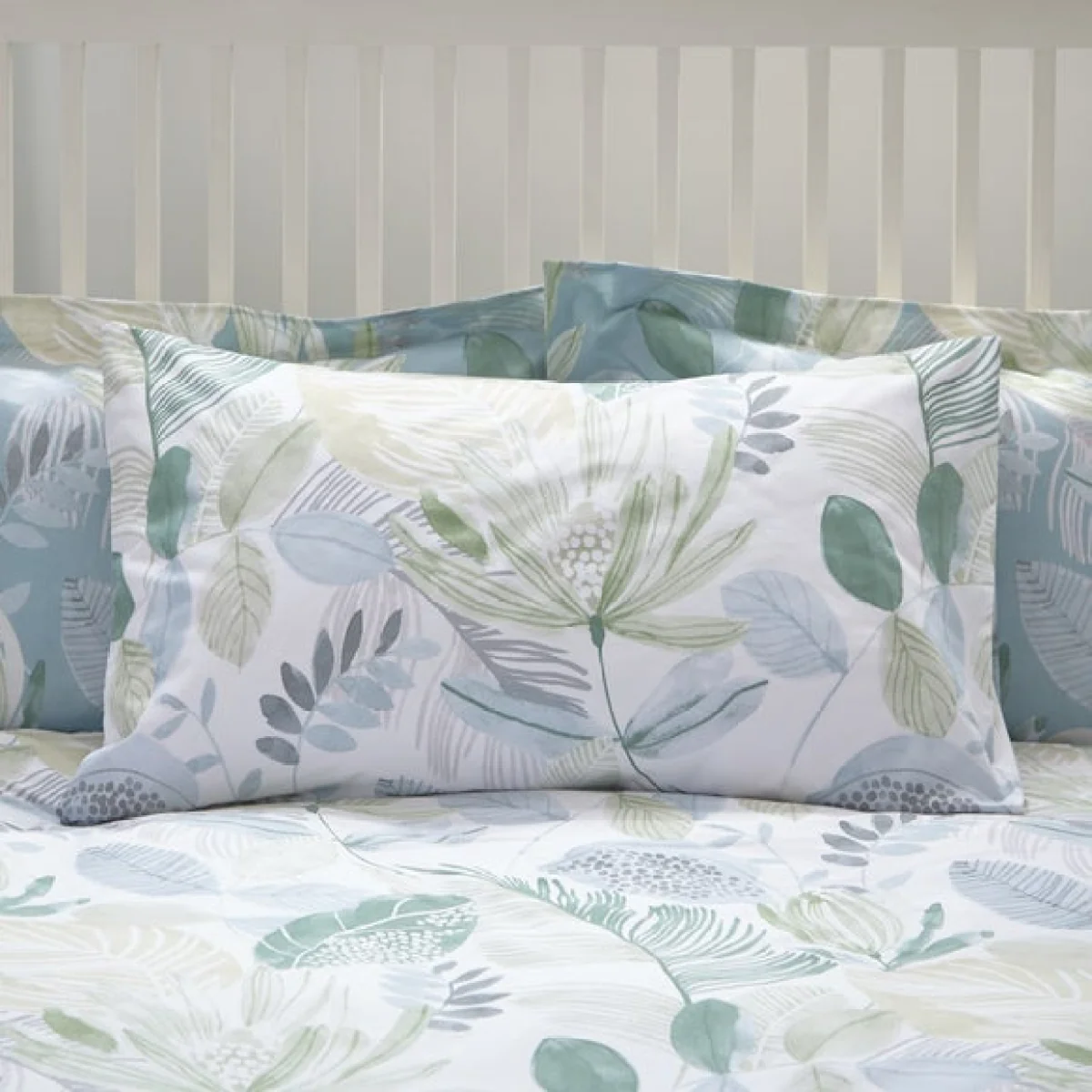 Ashleigh Green Reversible Duvet Cover and Pillowcase Set Green – image 3