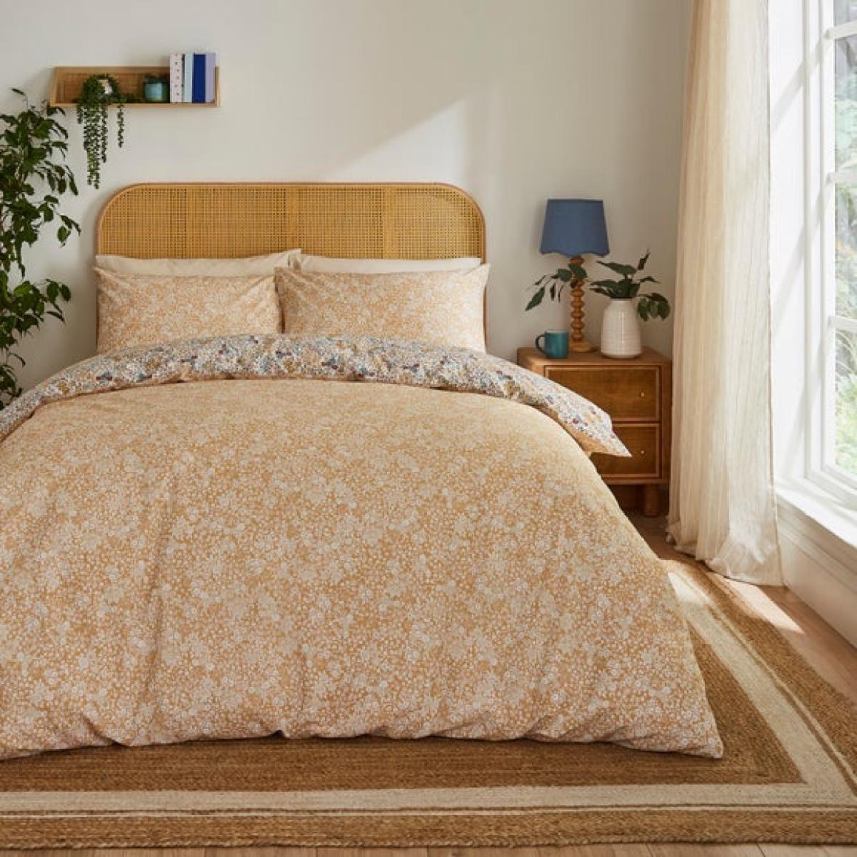 Floral Ditsy Polycotton Duvet Cover & Pillowcase Set – image 3