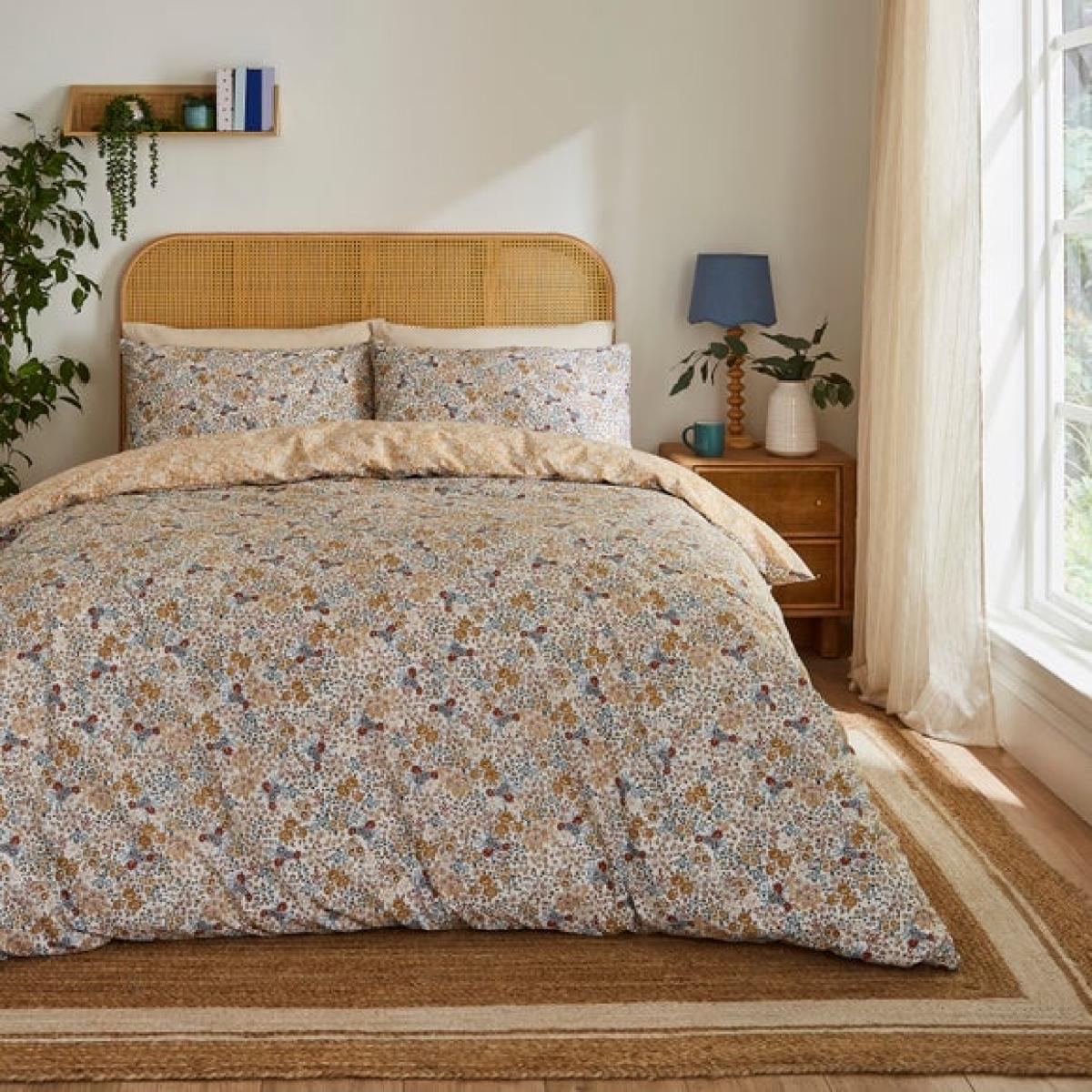 Floral Ditsy Polycotton Duvet Cover & Pillowcase Set – image 1