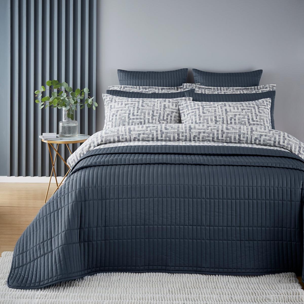 Indus Geo Jacquard 100% Cotton Duvet Cover and Pillowcase Set – image 6