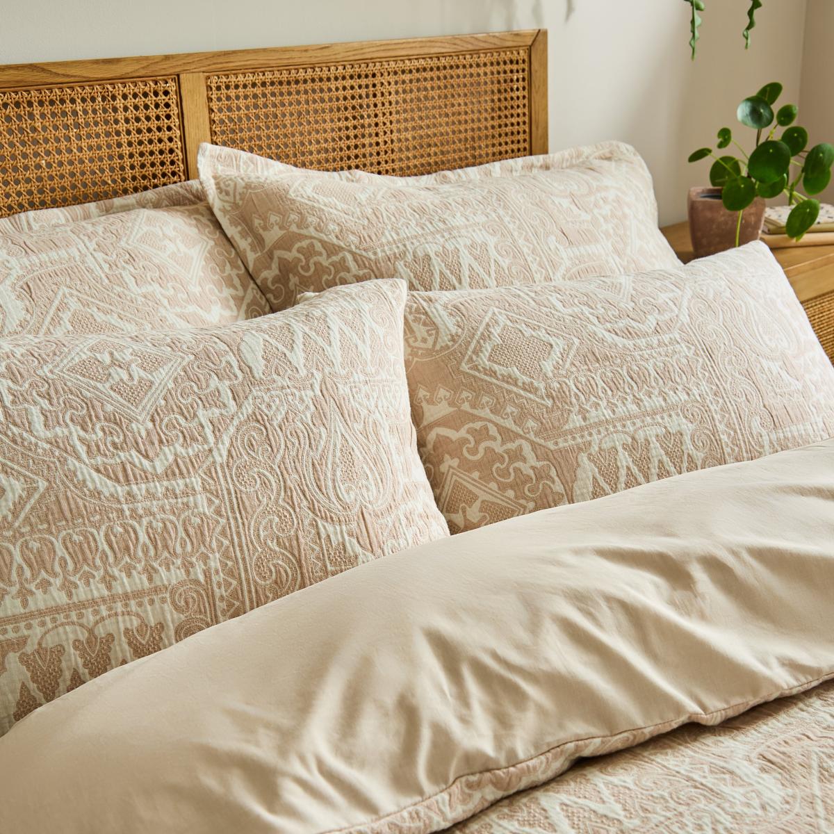 Medina Jacquard Cotton Duvet Cover & Pillowcase Set – image 2