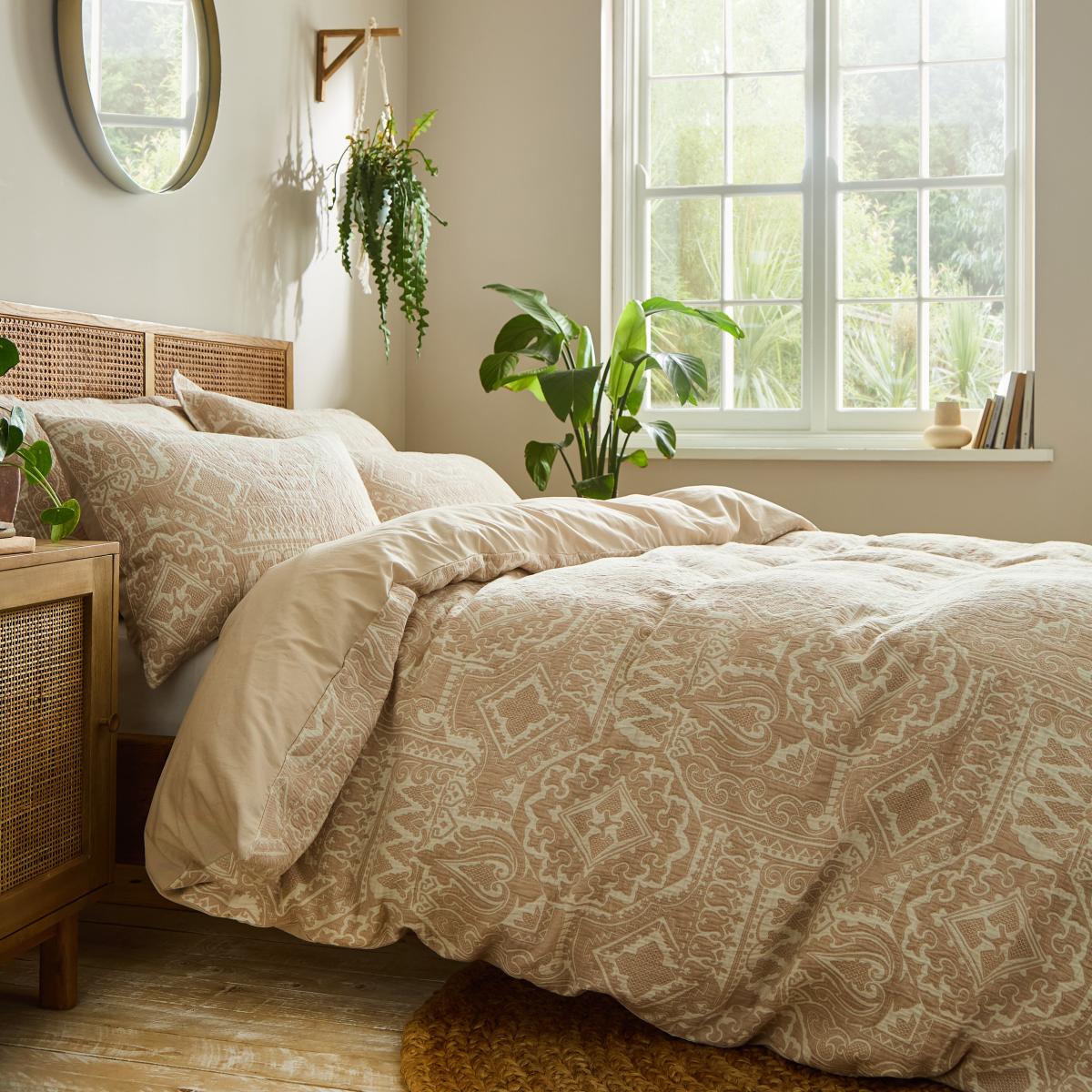 Medina Jacquard Cotton Duvet Cover & Pillowcase Set – image 3