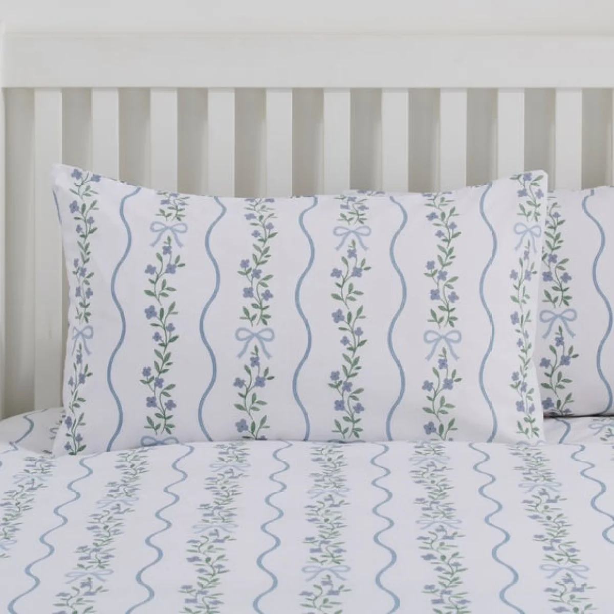 Bows Quilt Cover & Pillowcase Set – image 1