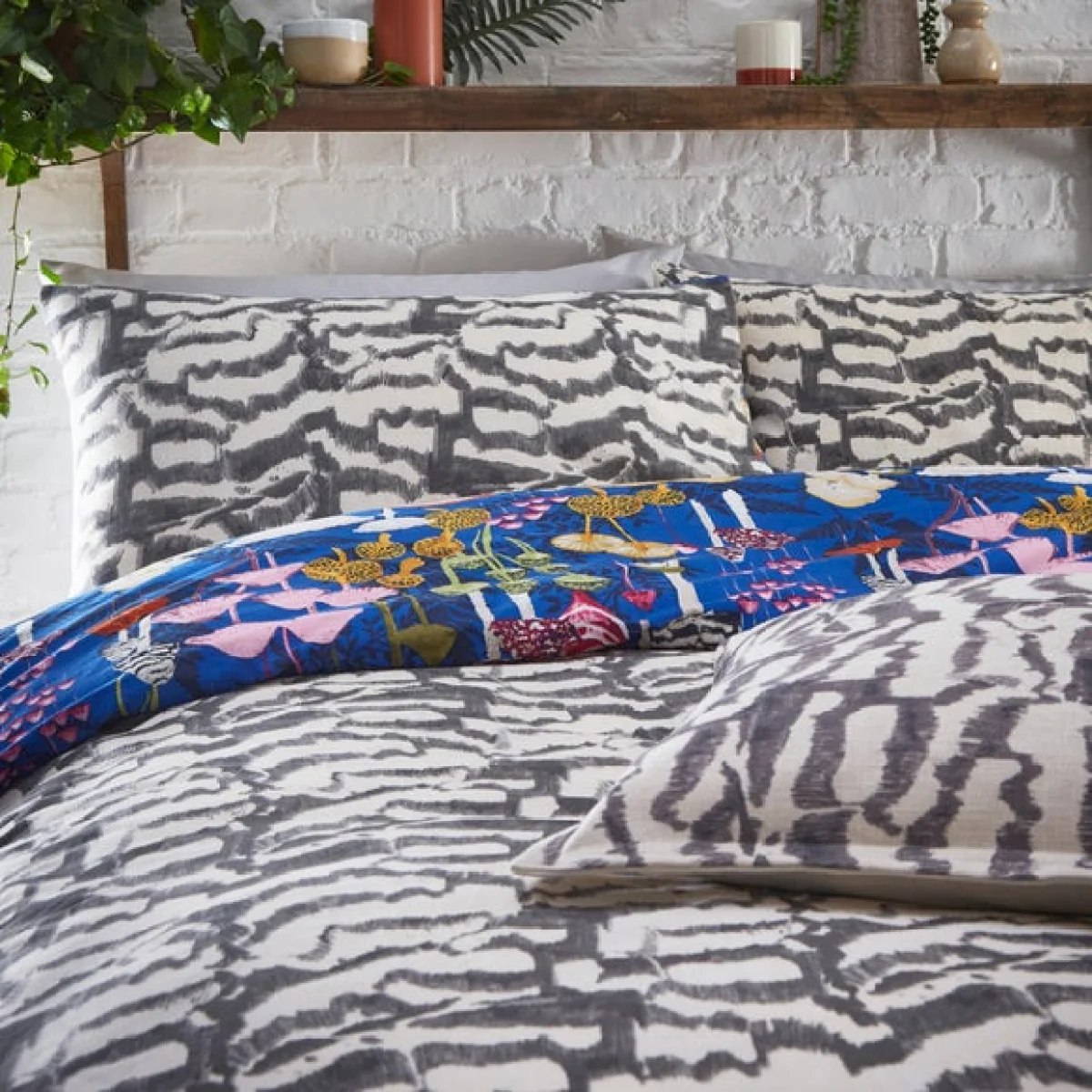furn. Amanita Duvet Cover & Pillowcase Set Blue/White/Brown – image 3