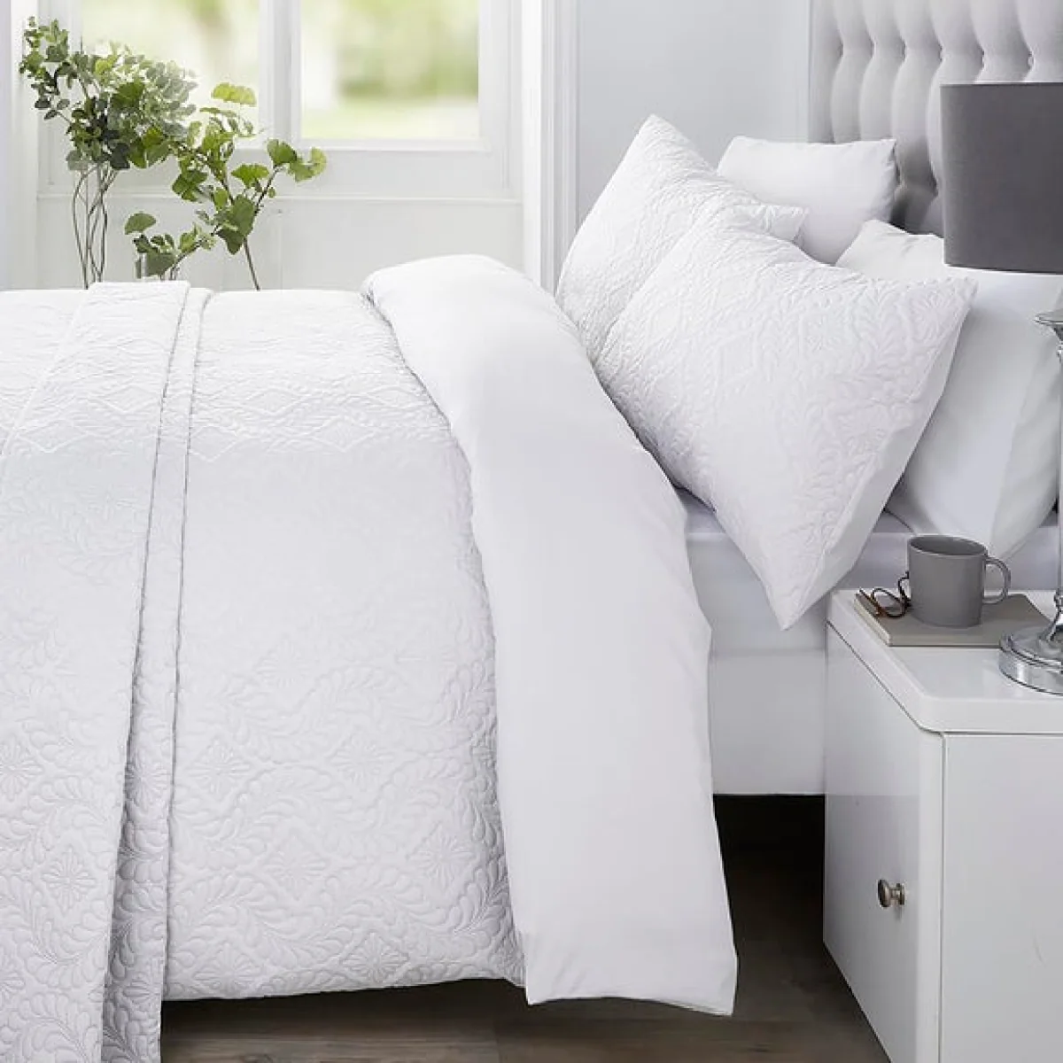 Serene Gianna White Duvet Cover and Pillowcase Set White – image 1
