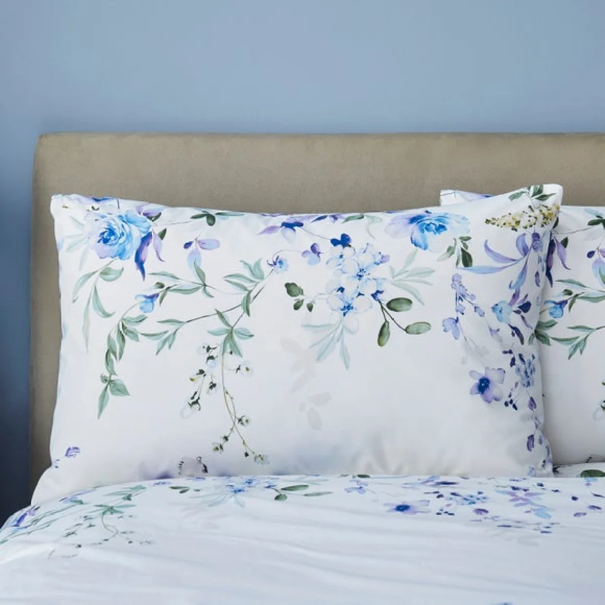 Nola Floral Blue Duvet Cover and Pillowcase Set Blue – image 2