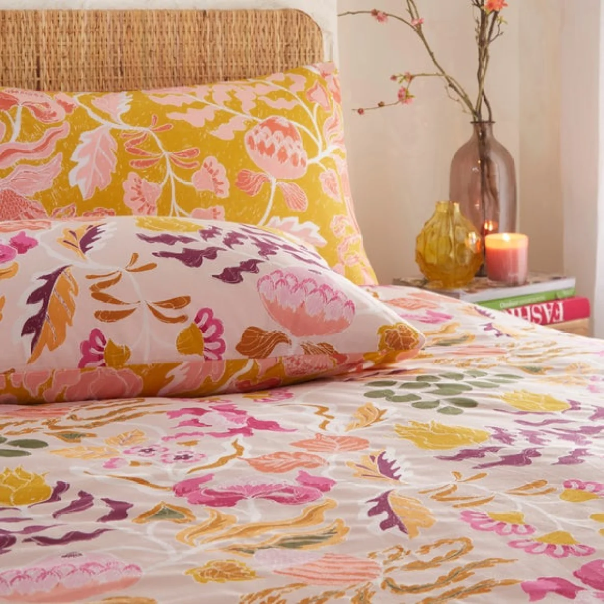 furn. Protea Duvet Cover & Pillowcase Set Pink/Yellow/Green – image 3