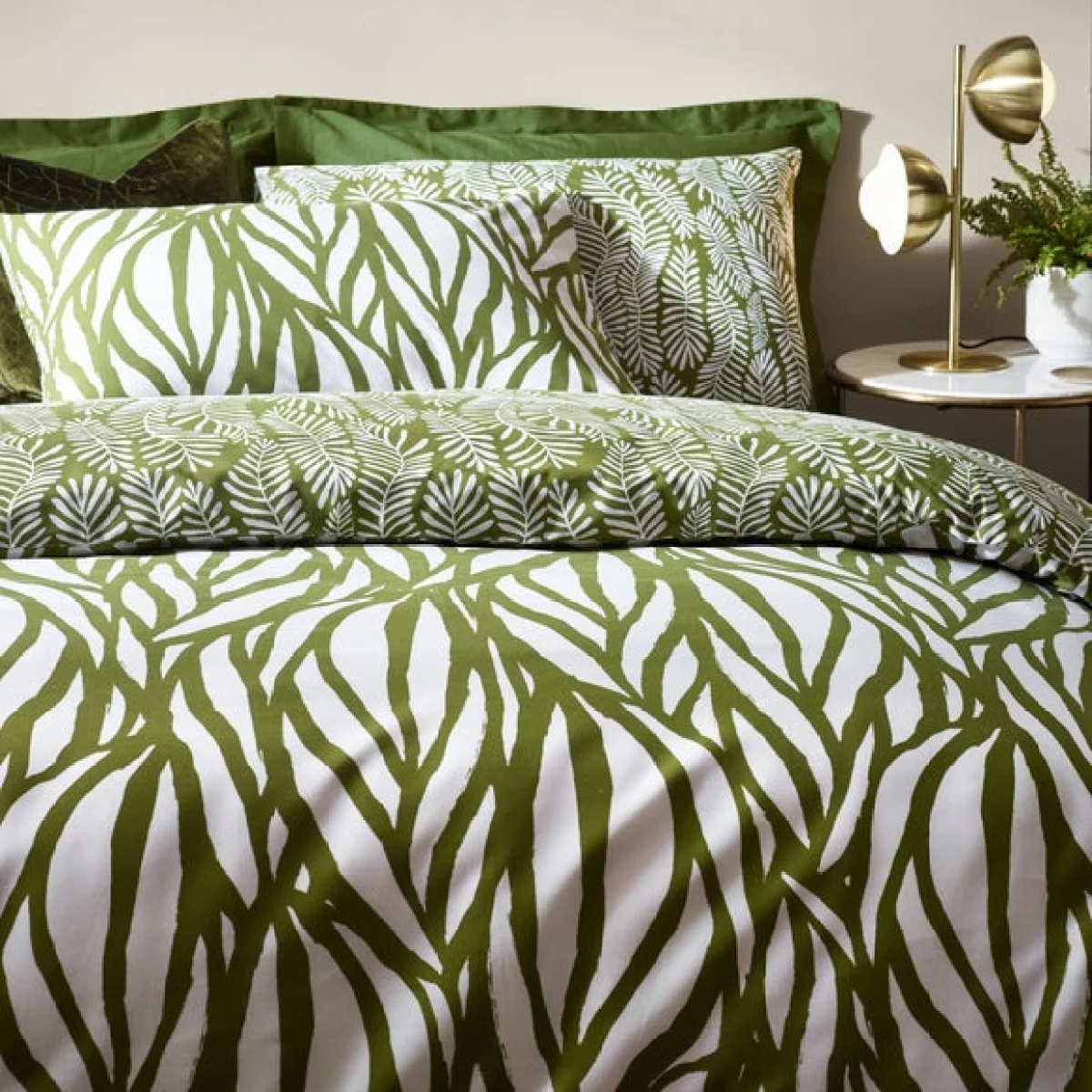 Hoem Frond Cotton Rich Olive Duvet Cover & Pillowcase Set Olive – image 2