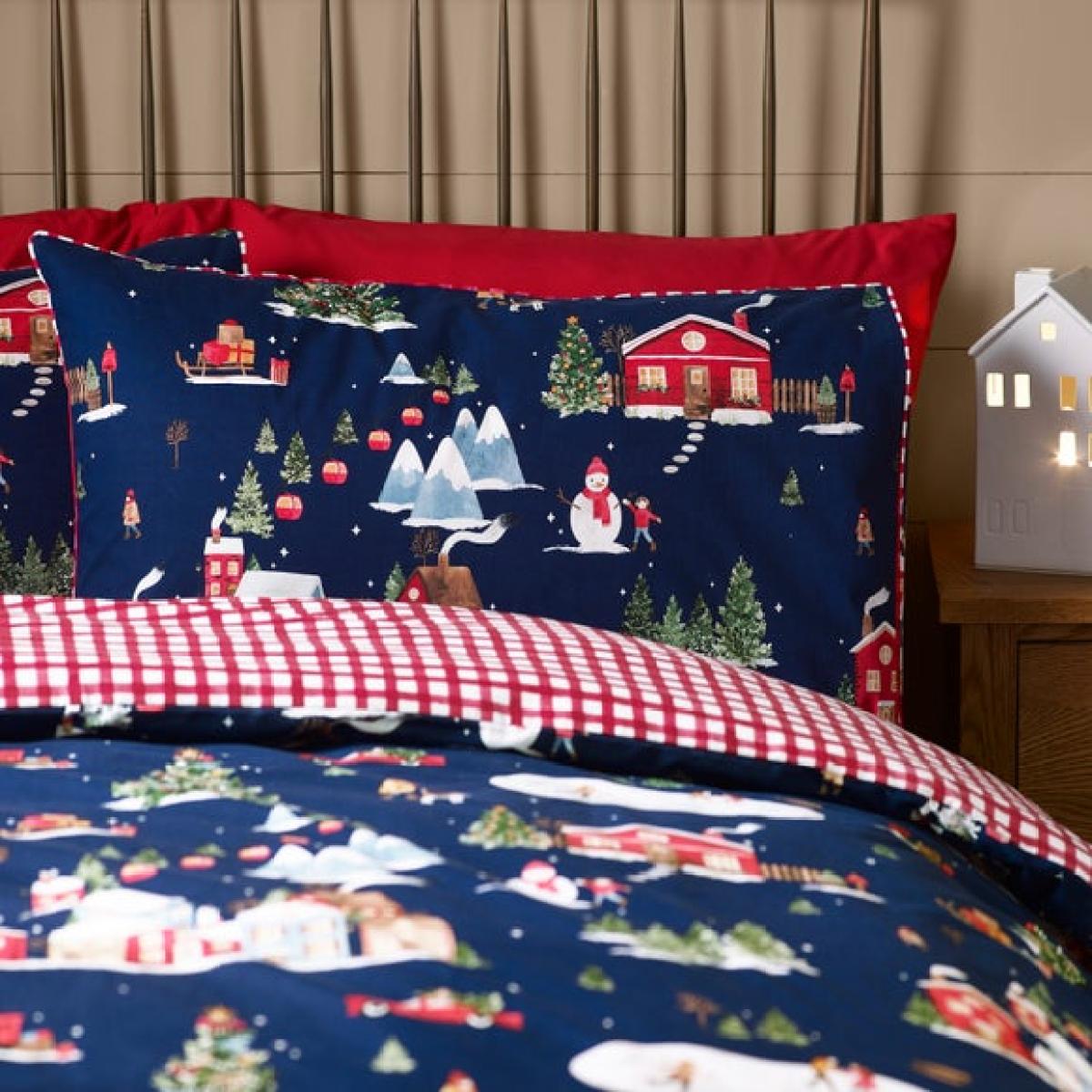 Catherine Lansfield Christmas Ski Village Polycotton Duvet Cover & Pillowcase Set – image 2