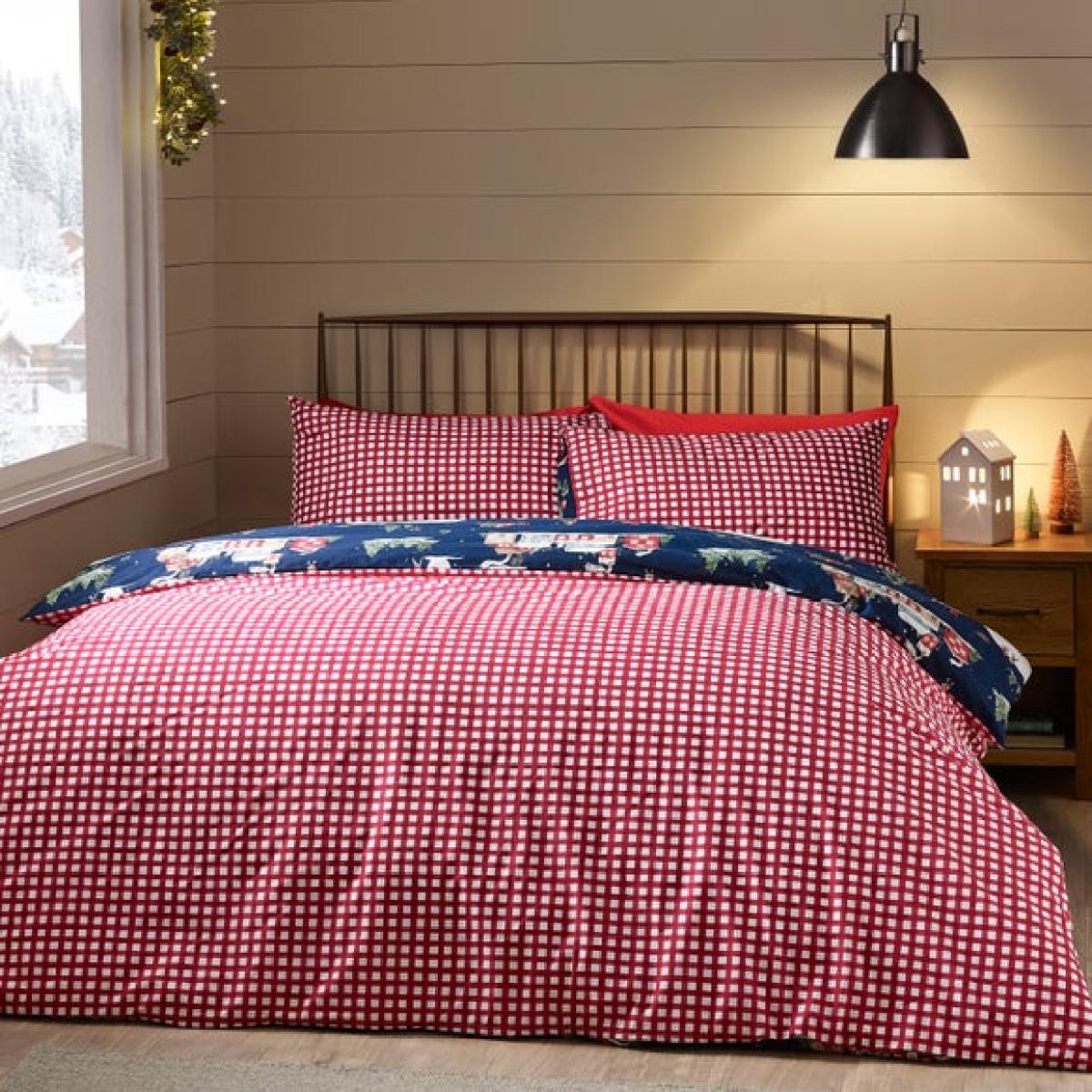 Catherine Lansfield Christmas Ski Village Polycotton Duvet Cover & Pillowcase Set – image 3