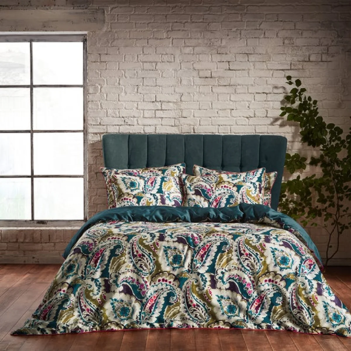 EW by Edinburgh Weavers Aretha Paisley Teal 100% Cotton Sateen Duvet Cover & Pillowcase Set Green – image 1