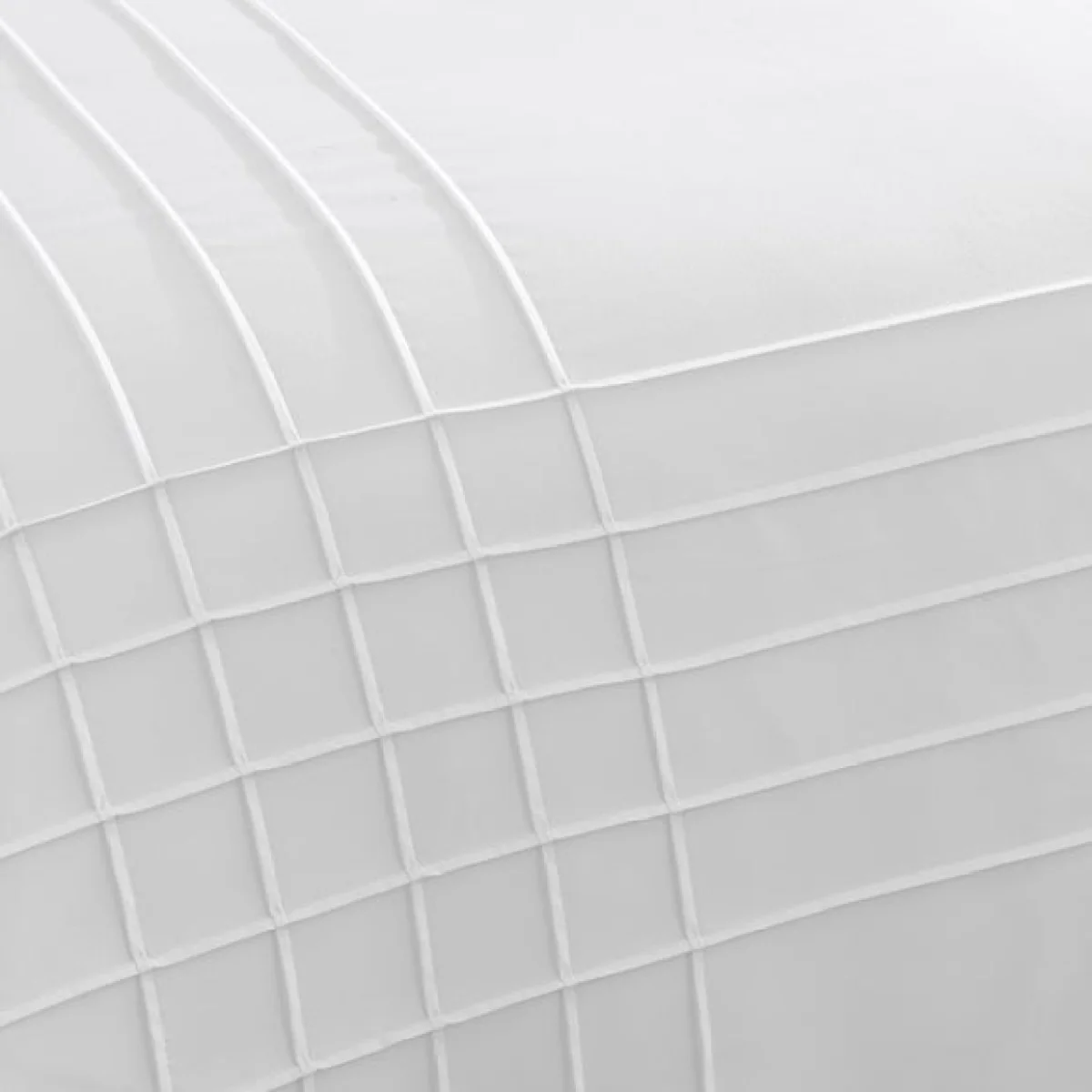 Jessa Pintuck White Duvet Cover & Pillowcase Set White – image 4