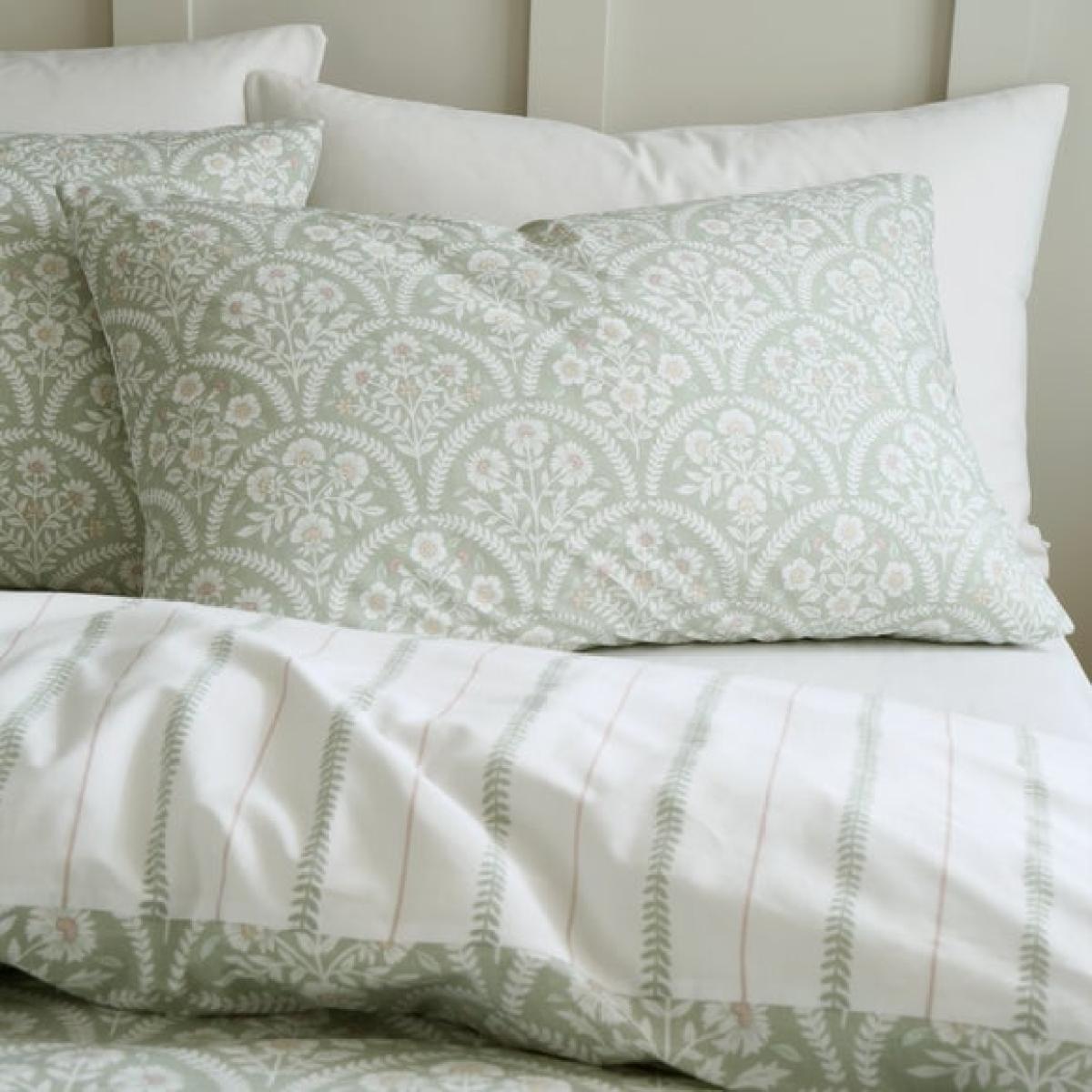 Bianca Scallop Floral Cotton Reversible Duvet Cover & Pillowcase Set – image 2