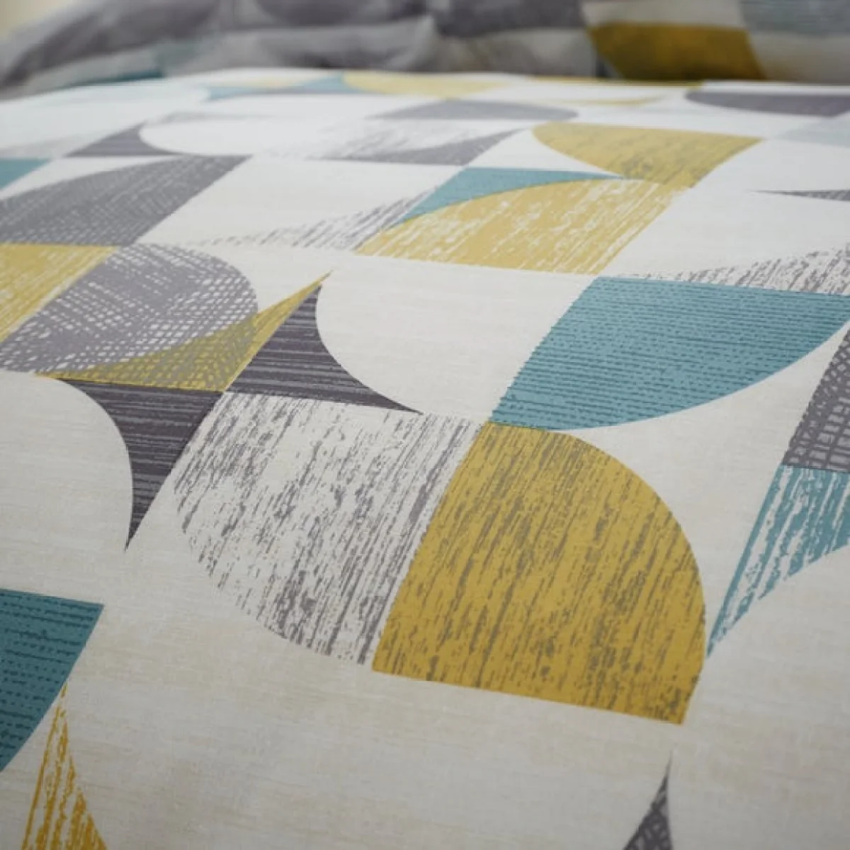Catherine Lansfield Retro Circles Green Reversible Duvet Cover & Pillowcase Set Green – image 2