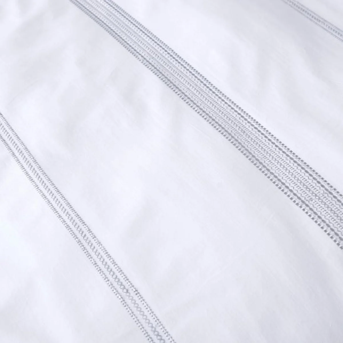 Appletree Boutique Embroidered Band 200 Thread Count Cotton Duvet Cover and Pillowcase Set White – image 5