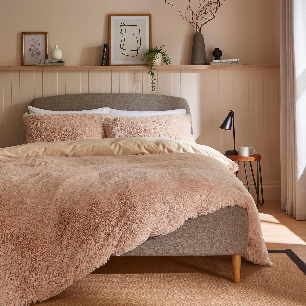 Isola Fluffy Duvet Cover and Pillowcase Set Natural – image 2