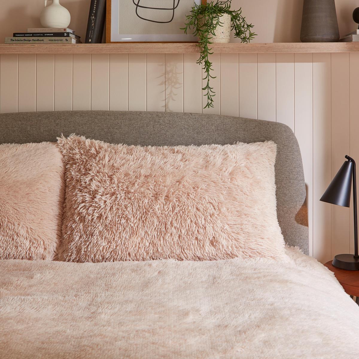 Isola Fluffy Duvet Cover and Pillowcase Set Natural – image 3