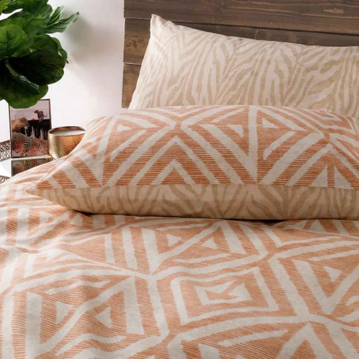 furn. Tanza Desert Sage Duvet Cover & Pillowcase Set Green – image 3