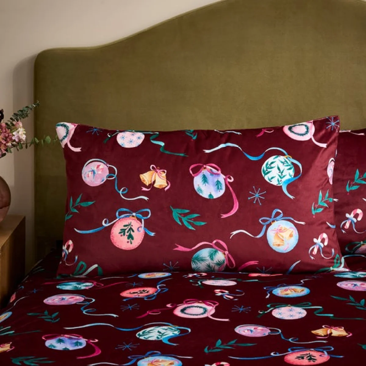 Baubles Velour Duvet Cover & Pillowcase Set – image 5