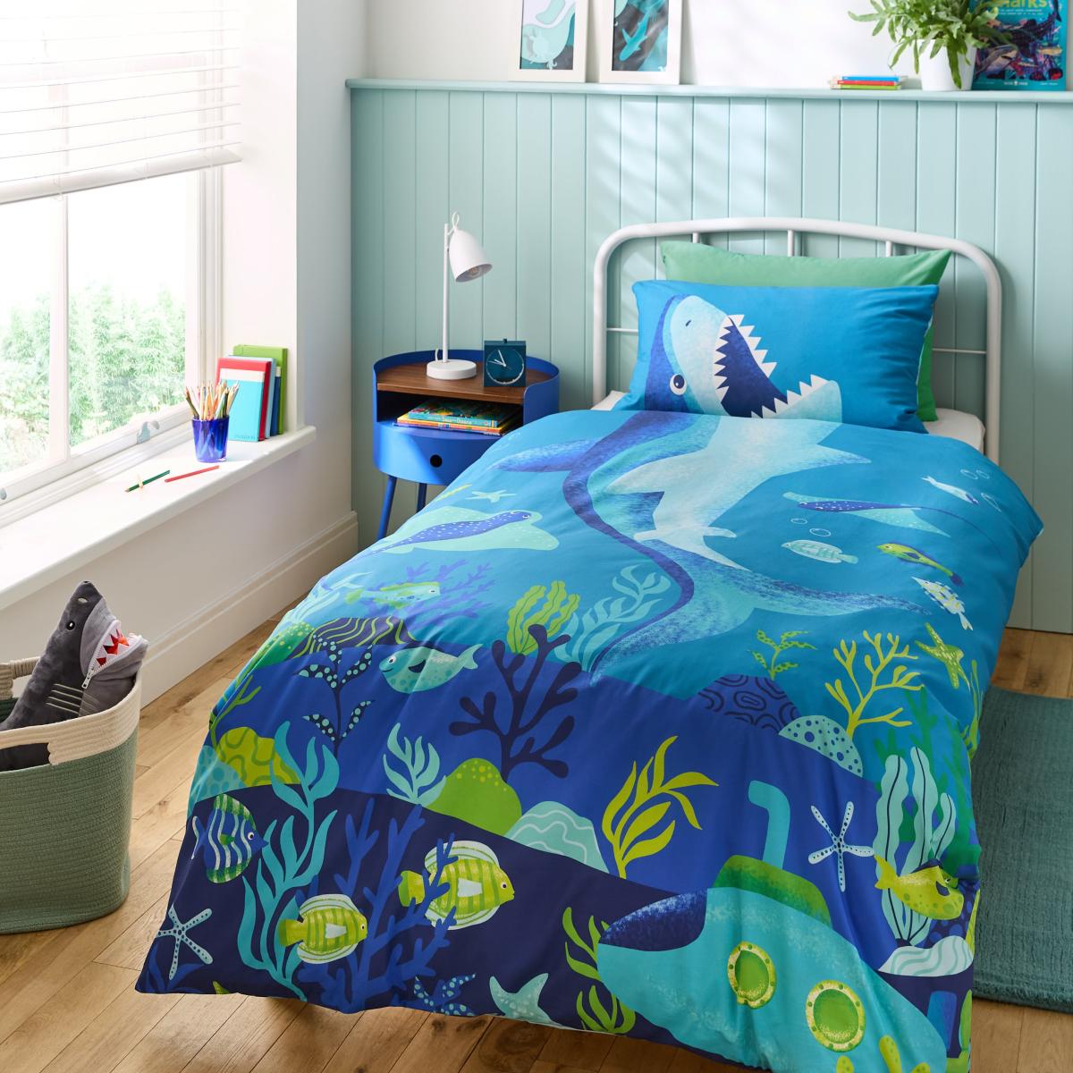 Snappy Shark Reversible Duvet Cover and Pillowcase Set – image 1