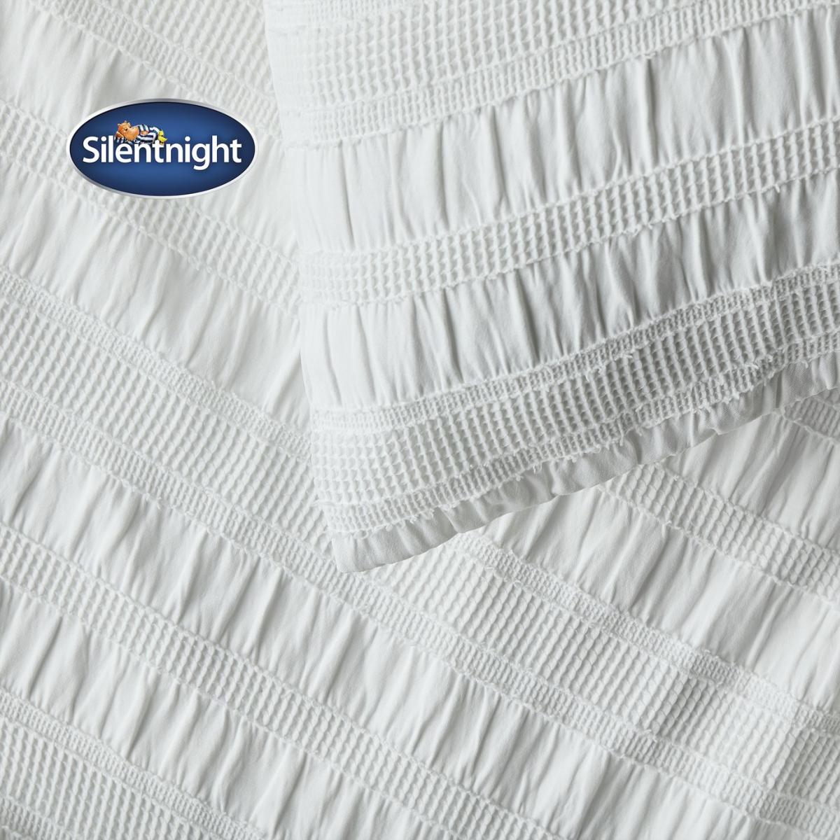 Silentnight Seersucker Frill White Bedding Set - King size – image 3
