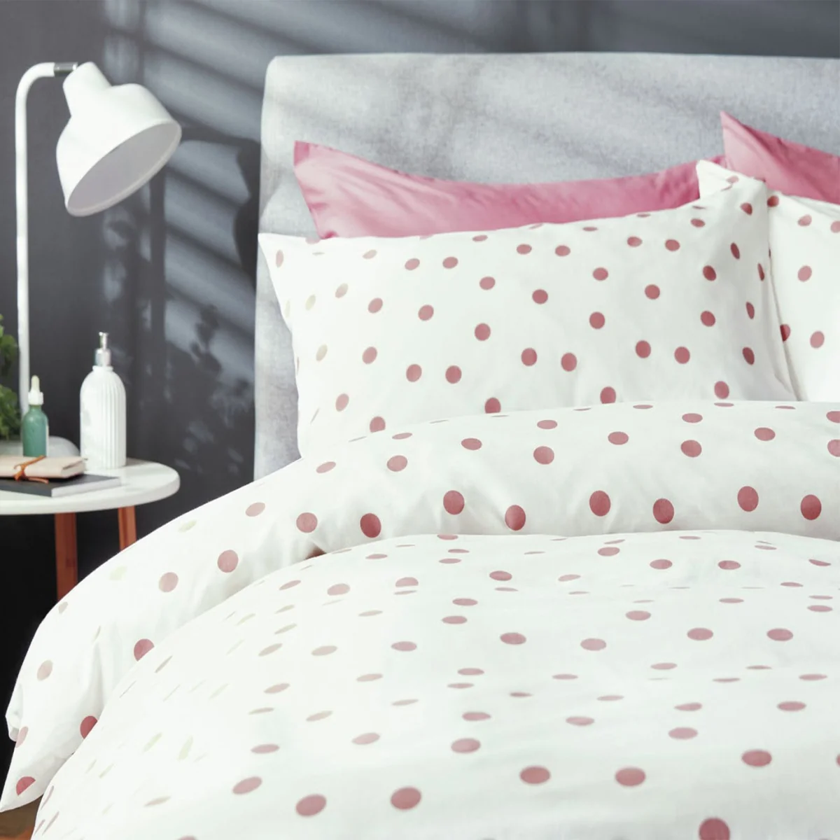 Habitat Pink Spot Bedding Set - Superking – image 1
