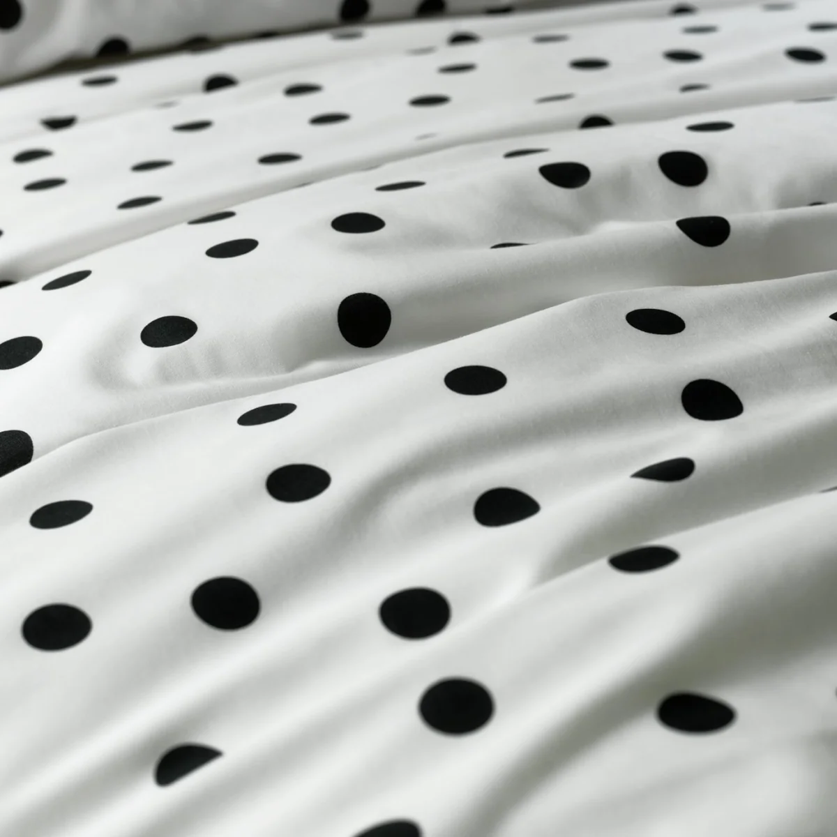 Habitat White & Black Spots Bedding Set - Superking – image 7
