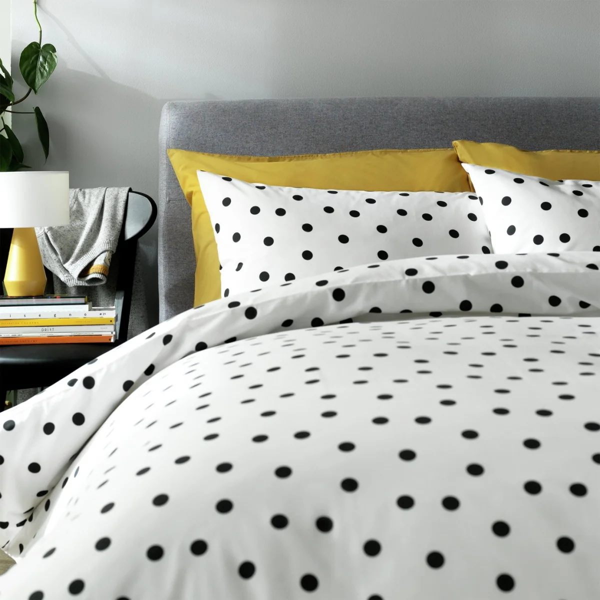 Habitat White & Black Spots Bedding Set - Superking – image 1