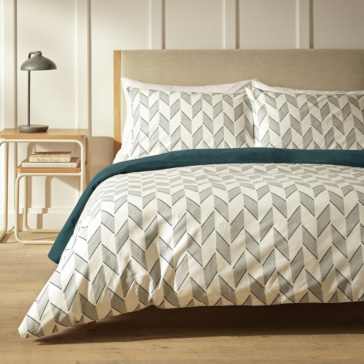 Habitat Chevron Print Navy Bedding Set - Superking – image 2