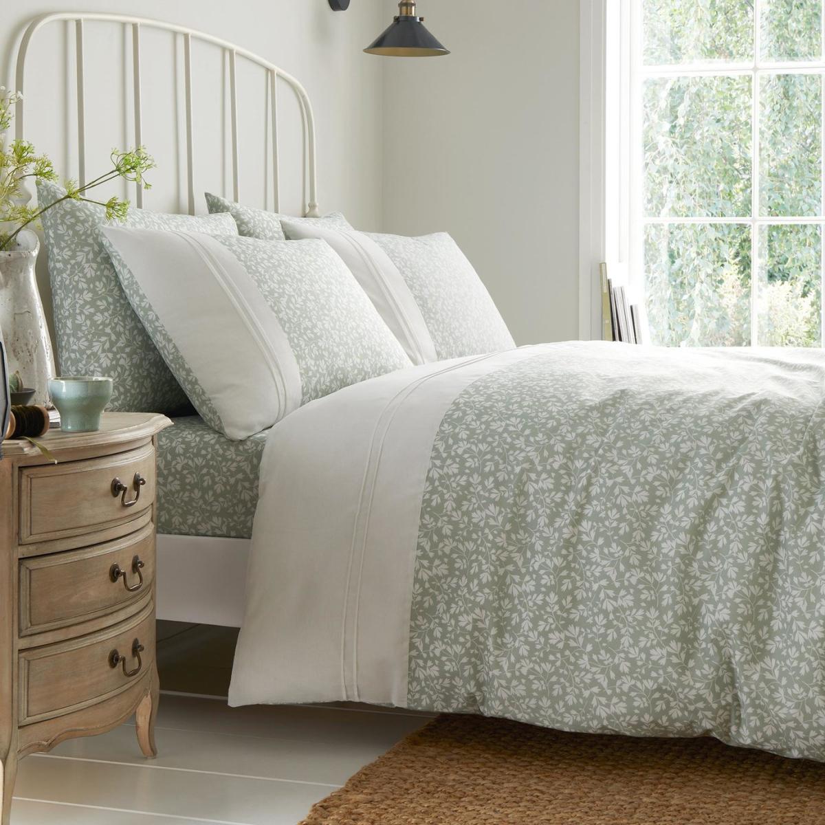 Dreams & Drapes Decorative Tess Green Bedding Set- King size – image 1