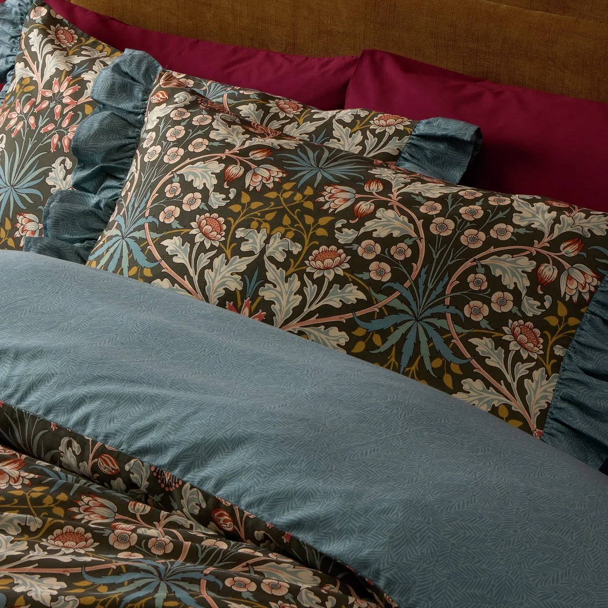 Habitat x Morris & Co. Hyacinth Cotton Reversible Bedding Set - Double – image 3